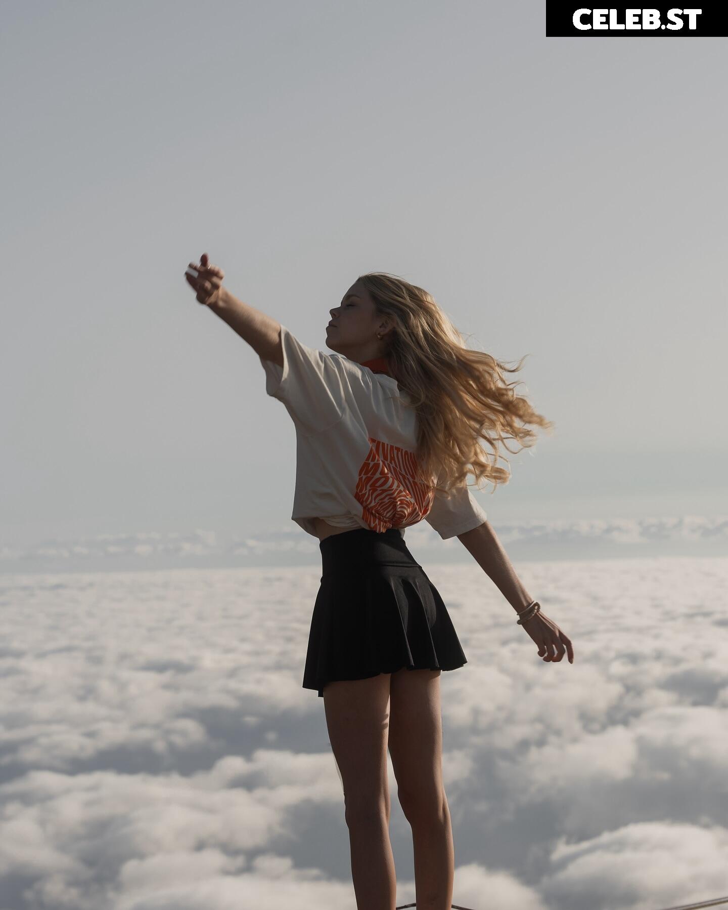 Lea Peach Image 588320