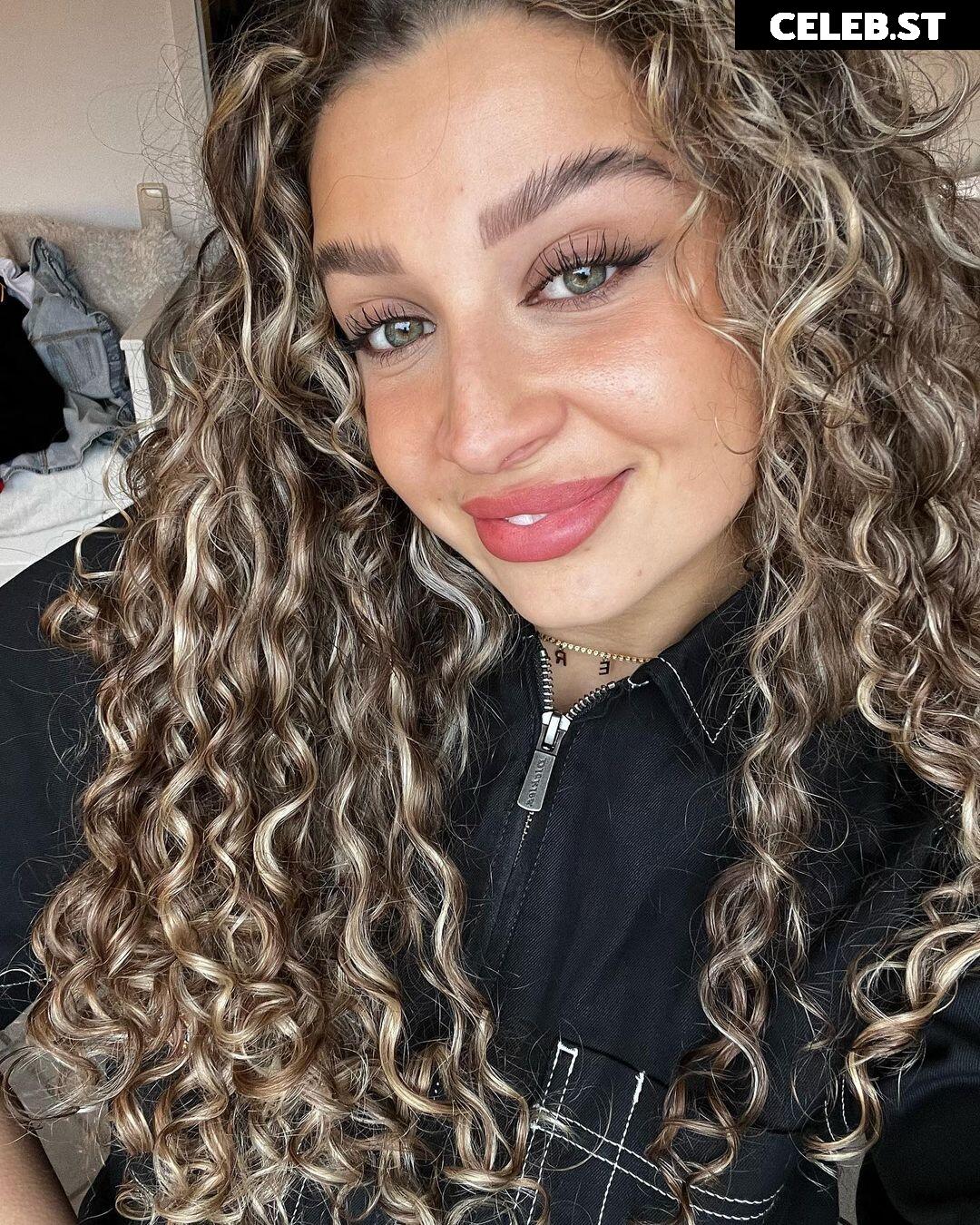 Joana Salamone Image 588000