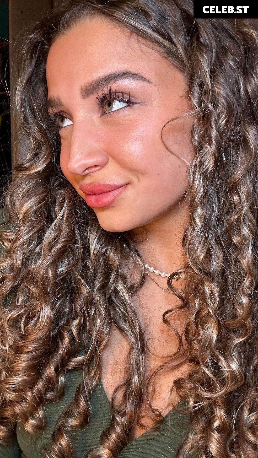 Joana Salamone Image 587650