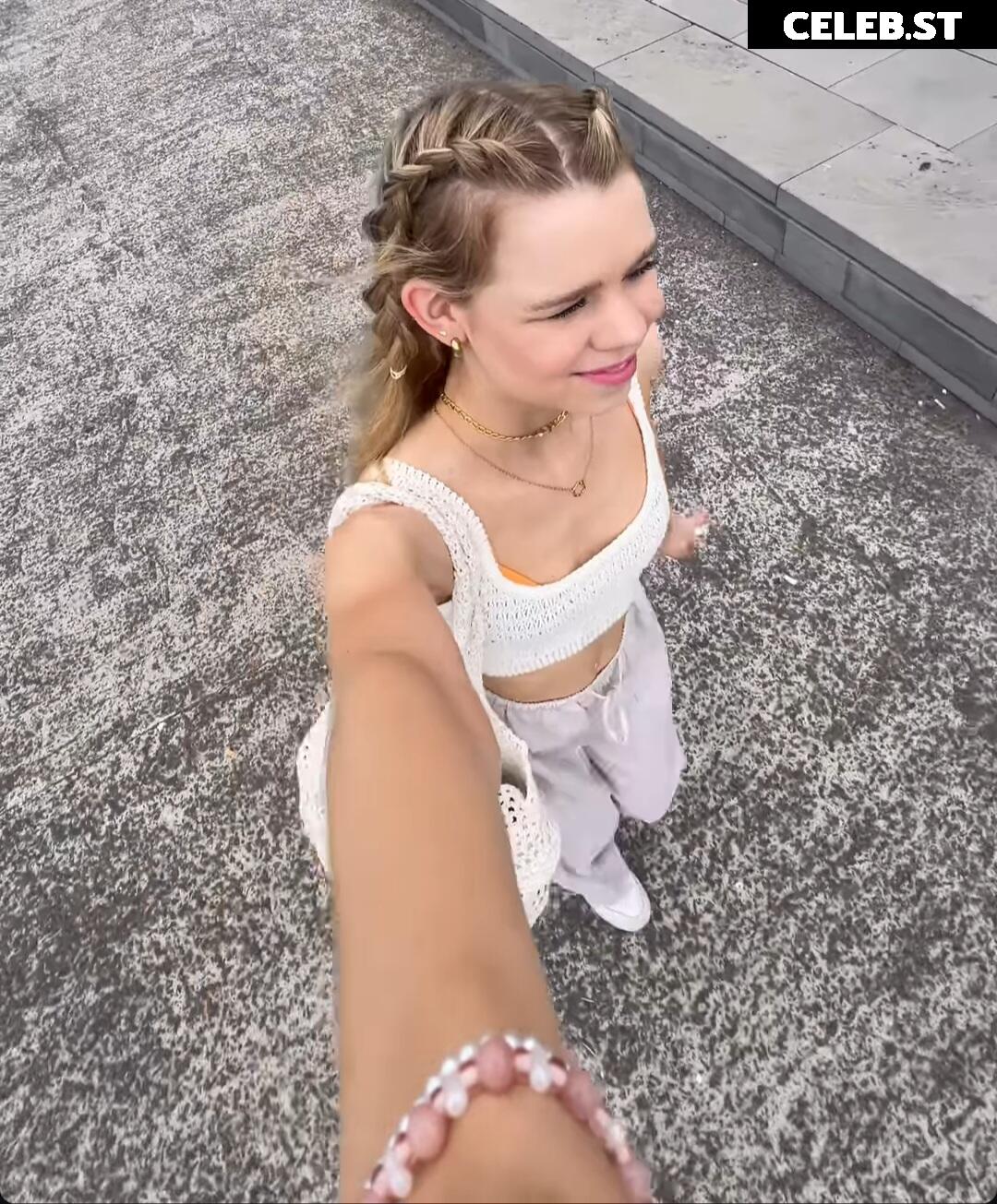 Lea Peach Image 587695