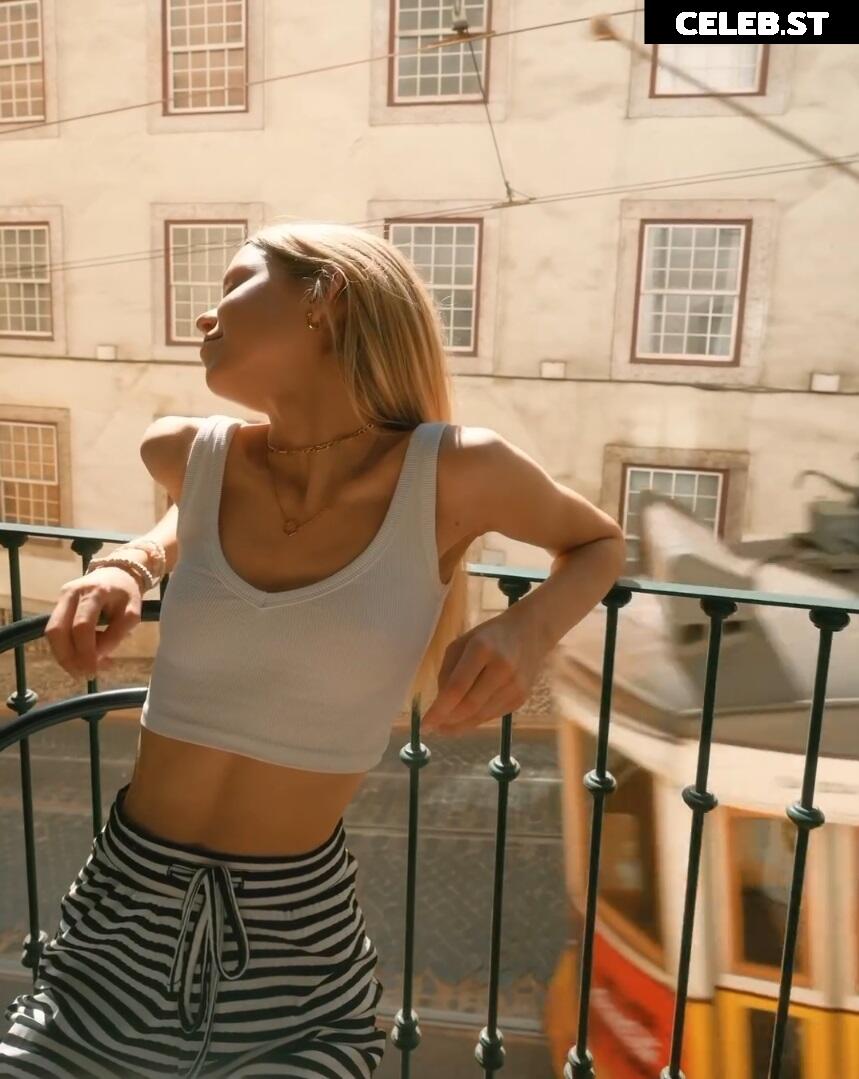 Lea Peach Image 587784