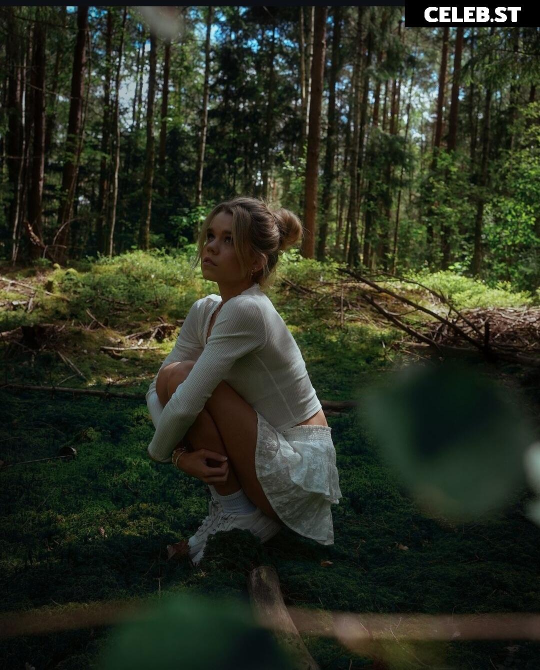 Lea Peach Image 587421