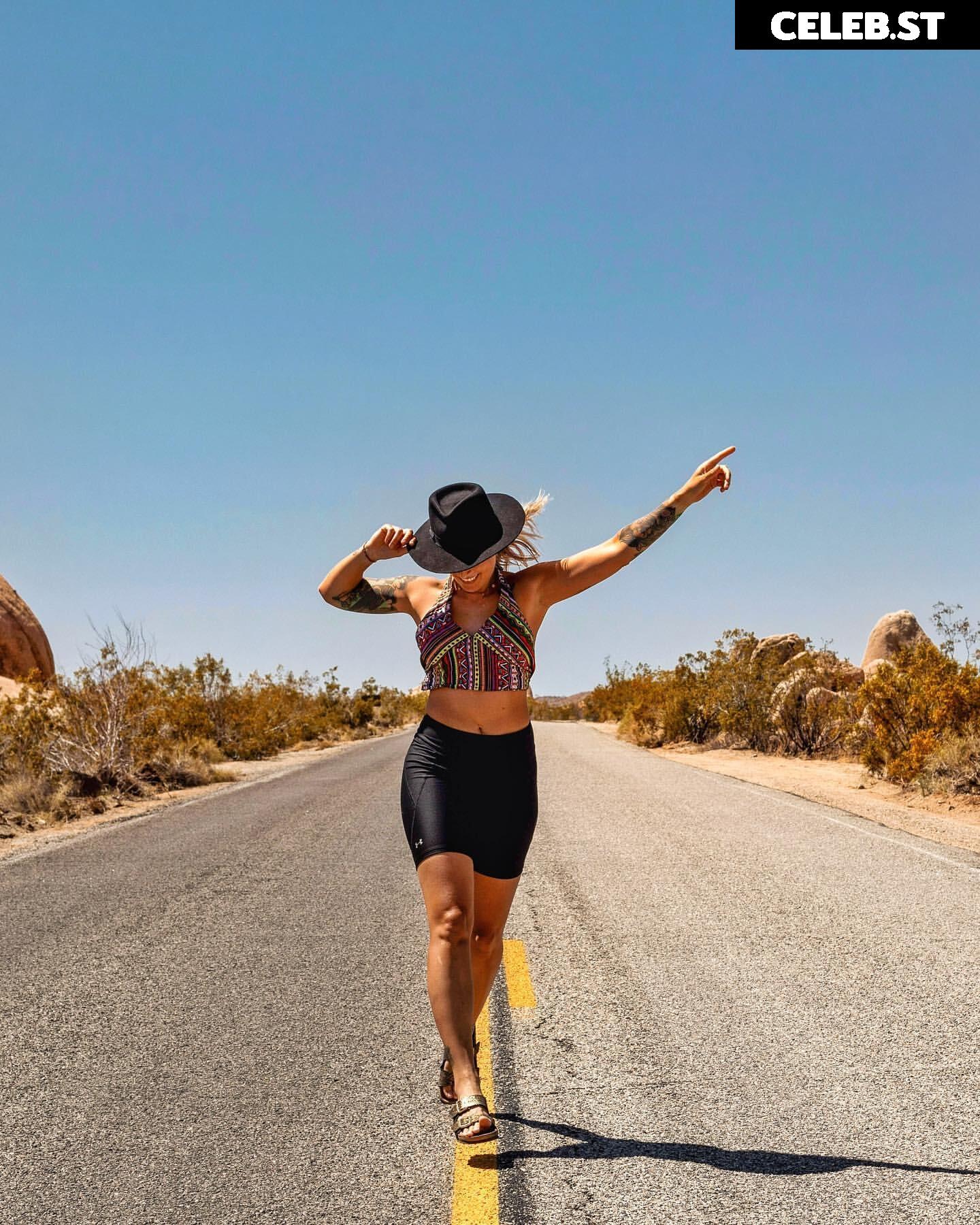 Miss Peaches Image 584463