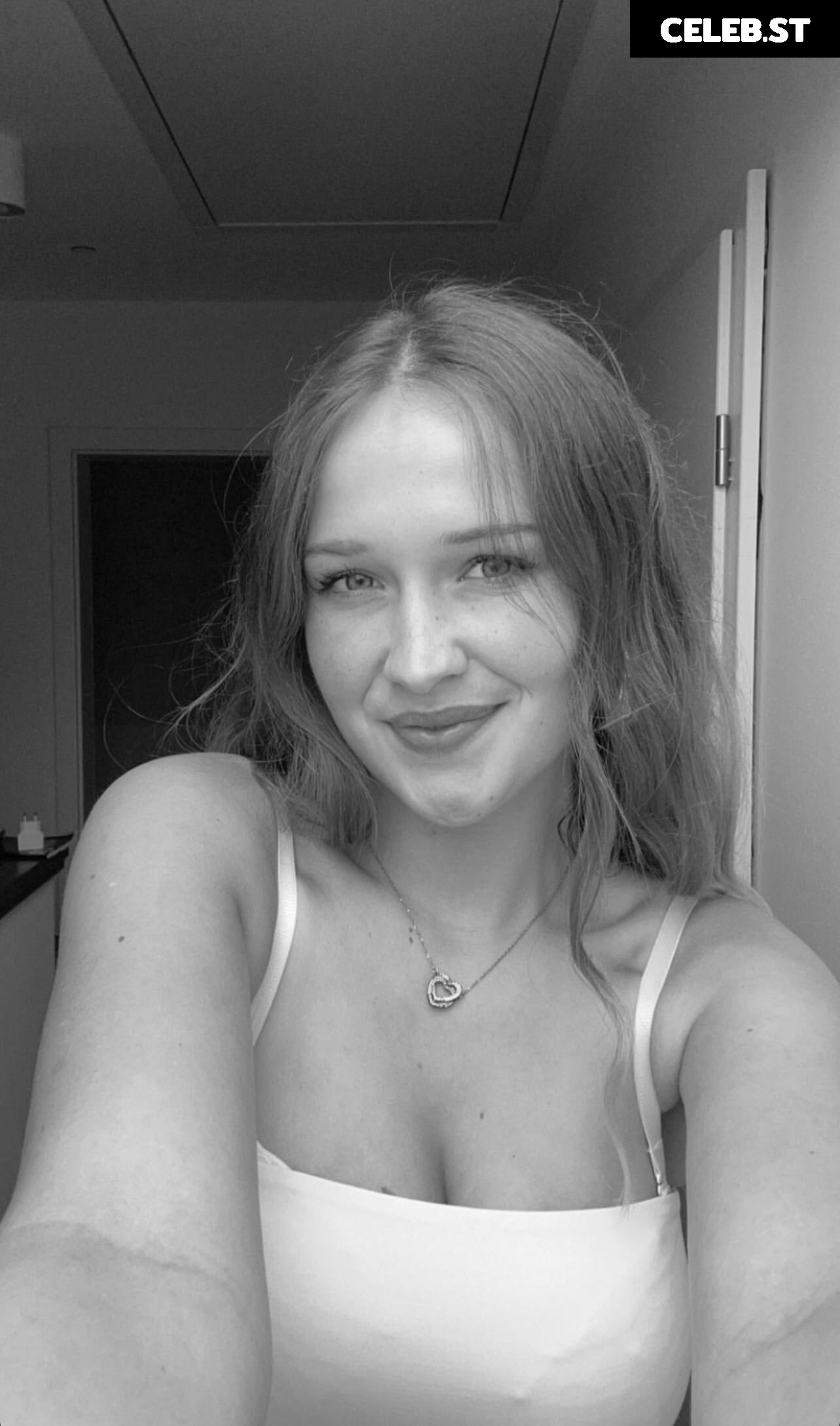 Wieke Image 583539