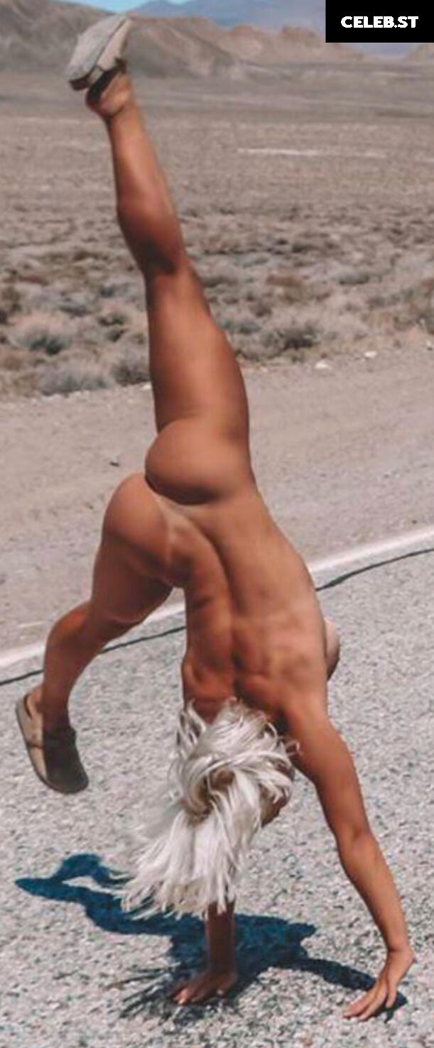 Valeria Guznenkova Image 583825