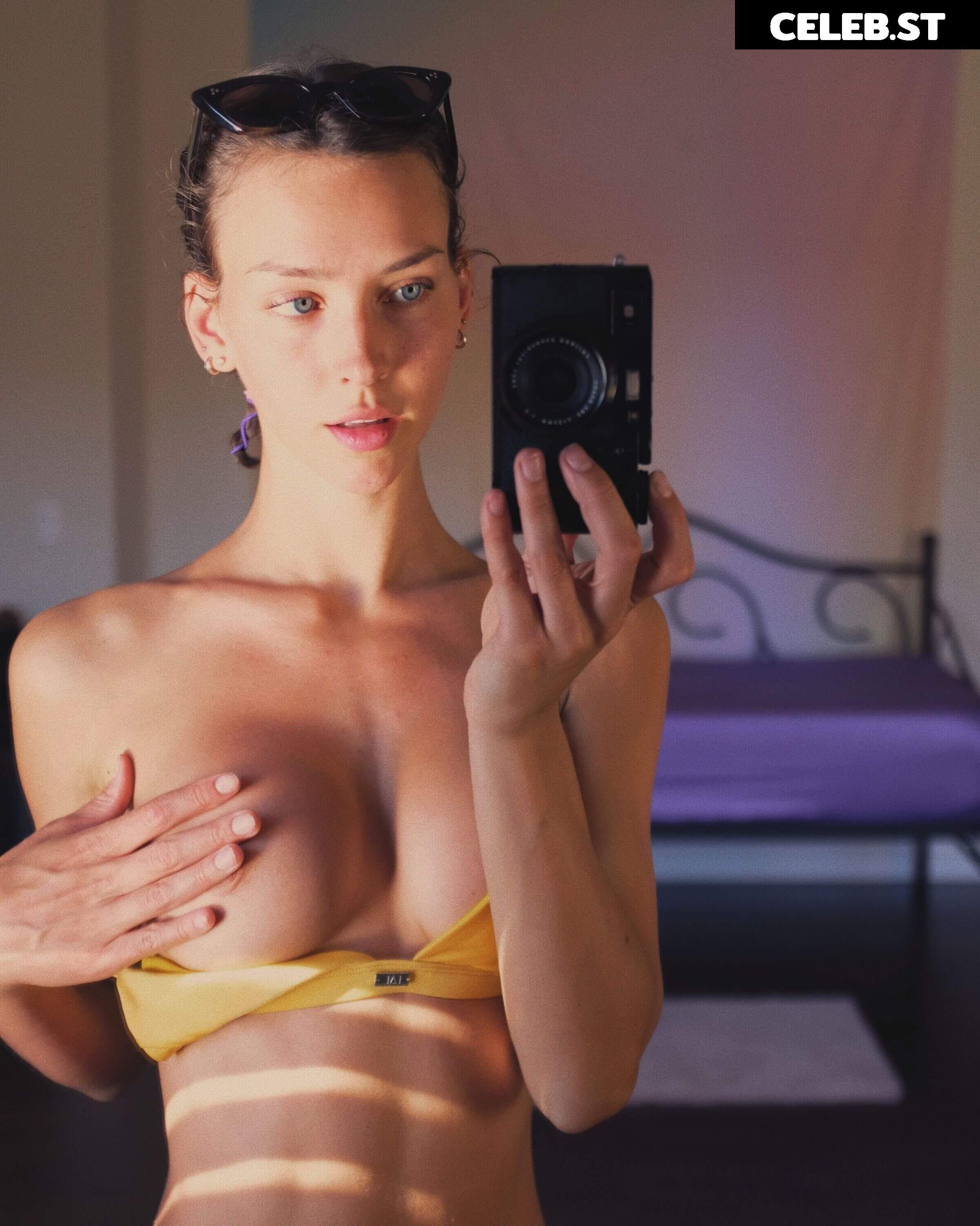 Rachel Cook Image 599712