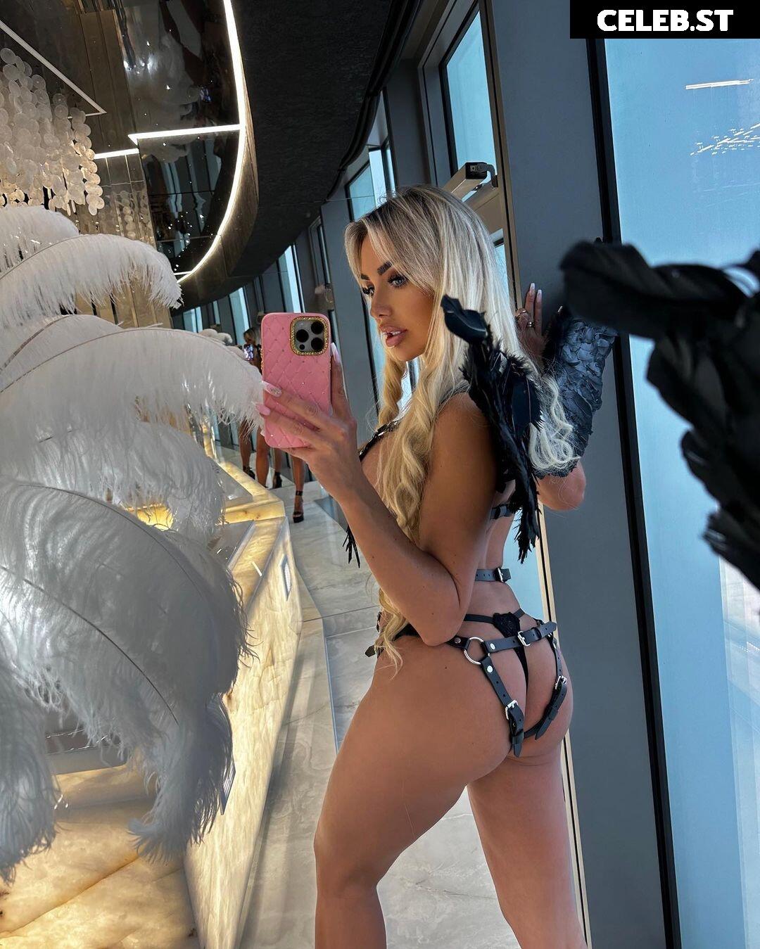 Lucy Sea Image 597187