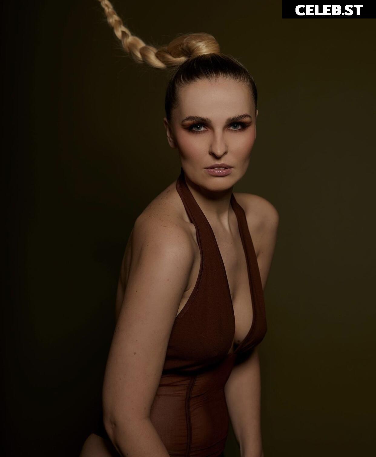 Jana Riva Image 597267