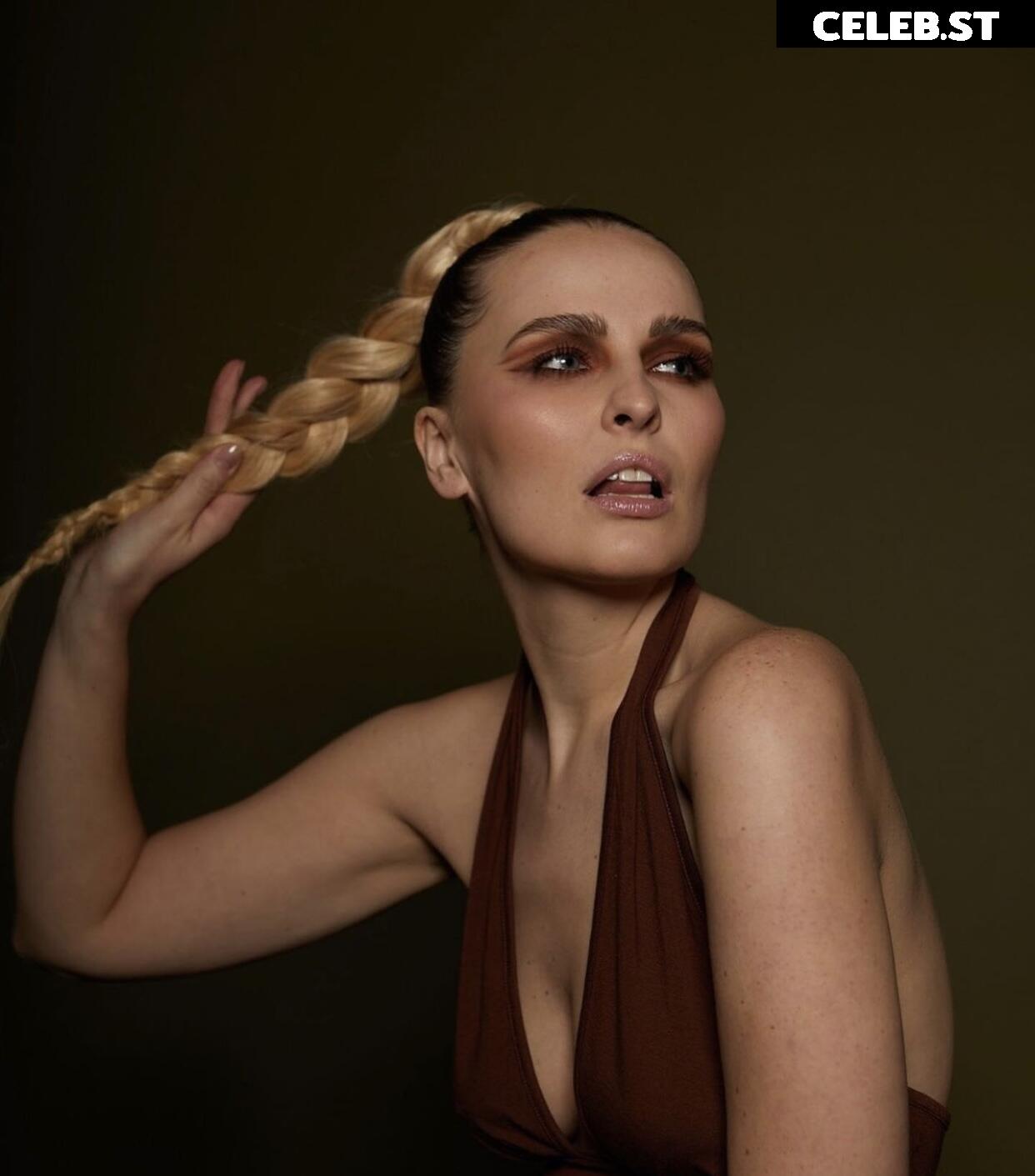 Jana Riva Image 596336