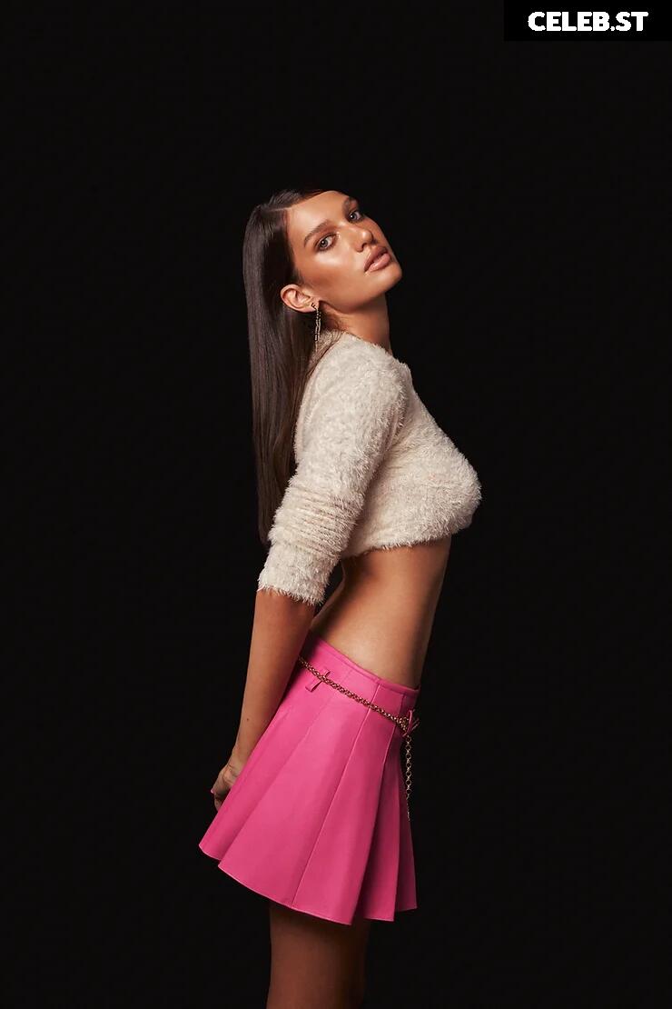 Karolina Moura Image 594340