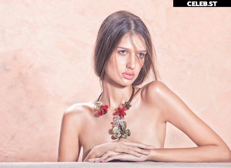 Karolina Moura Image 594312
