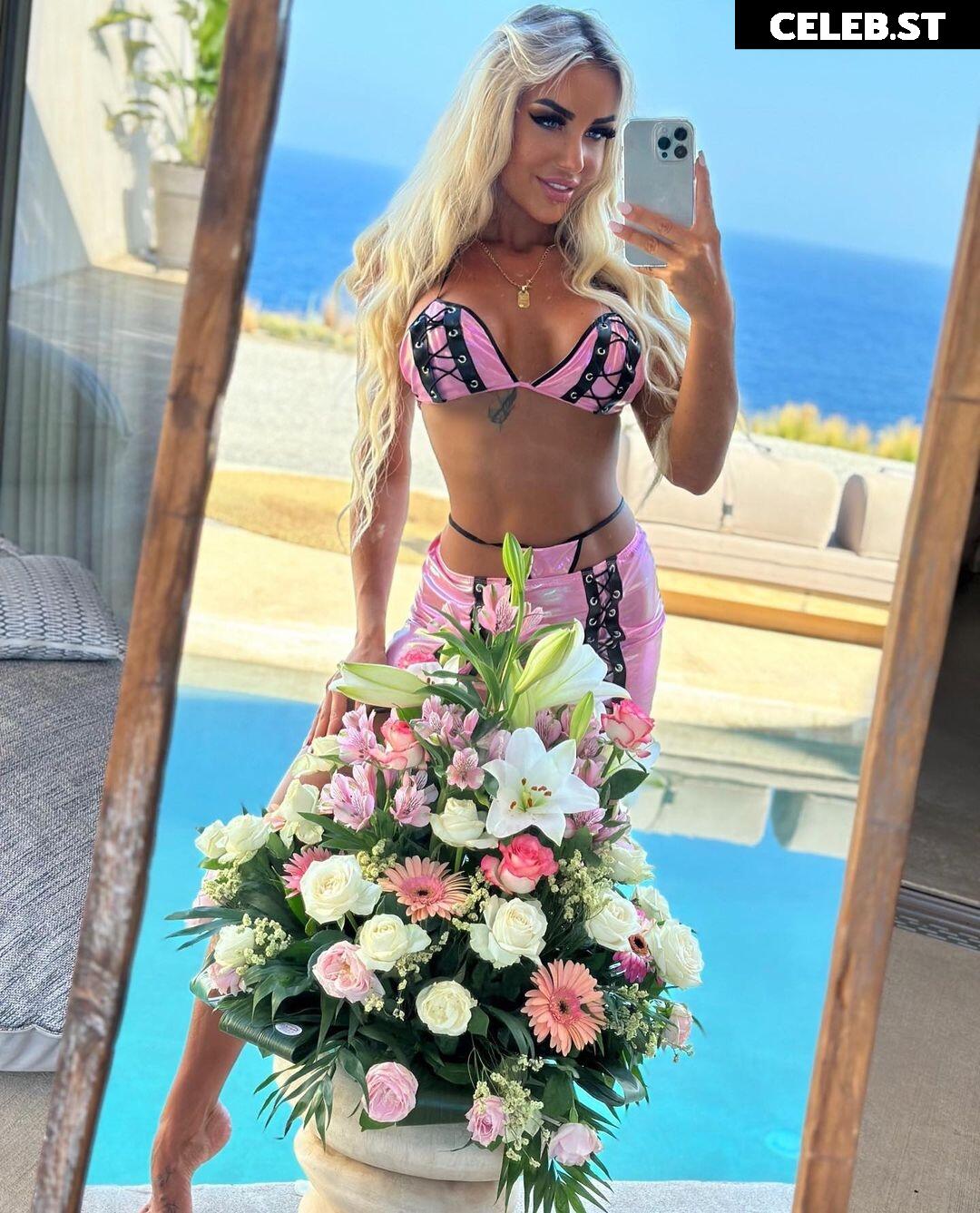 Lucy Sea Image 594399