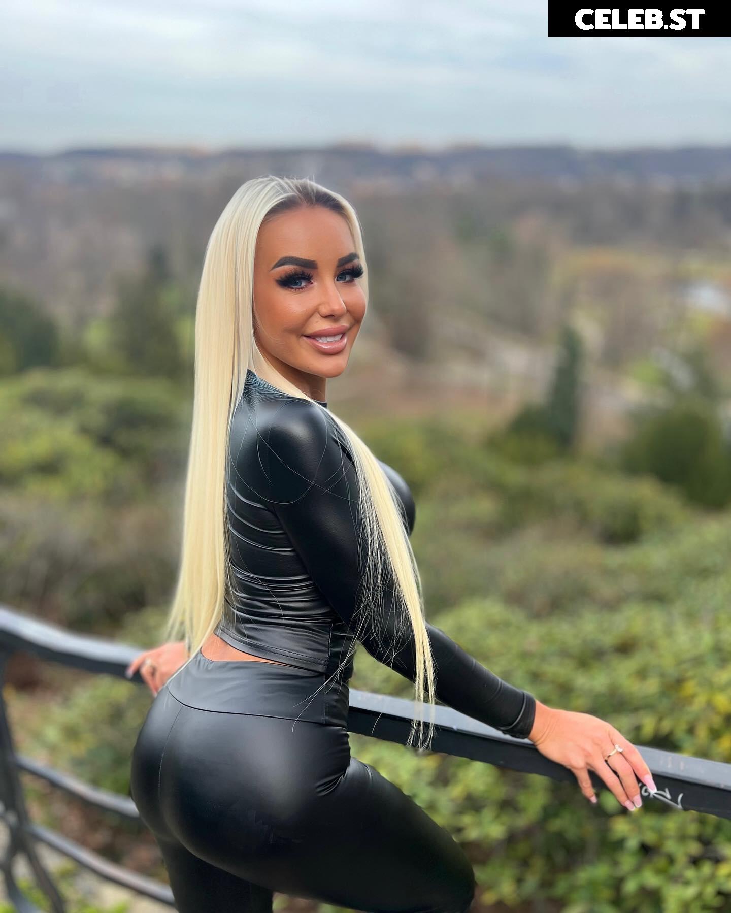 Lucy Sea Image 593396