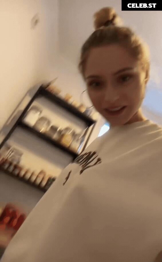 Alina Khani Image 592101