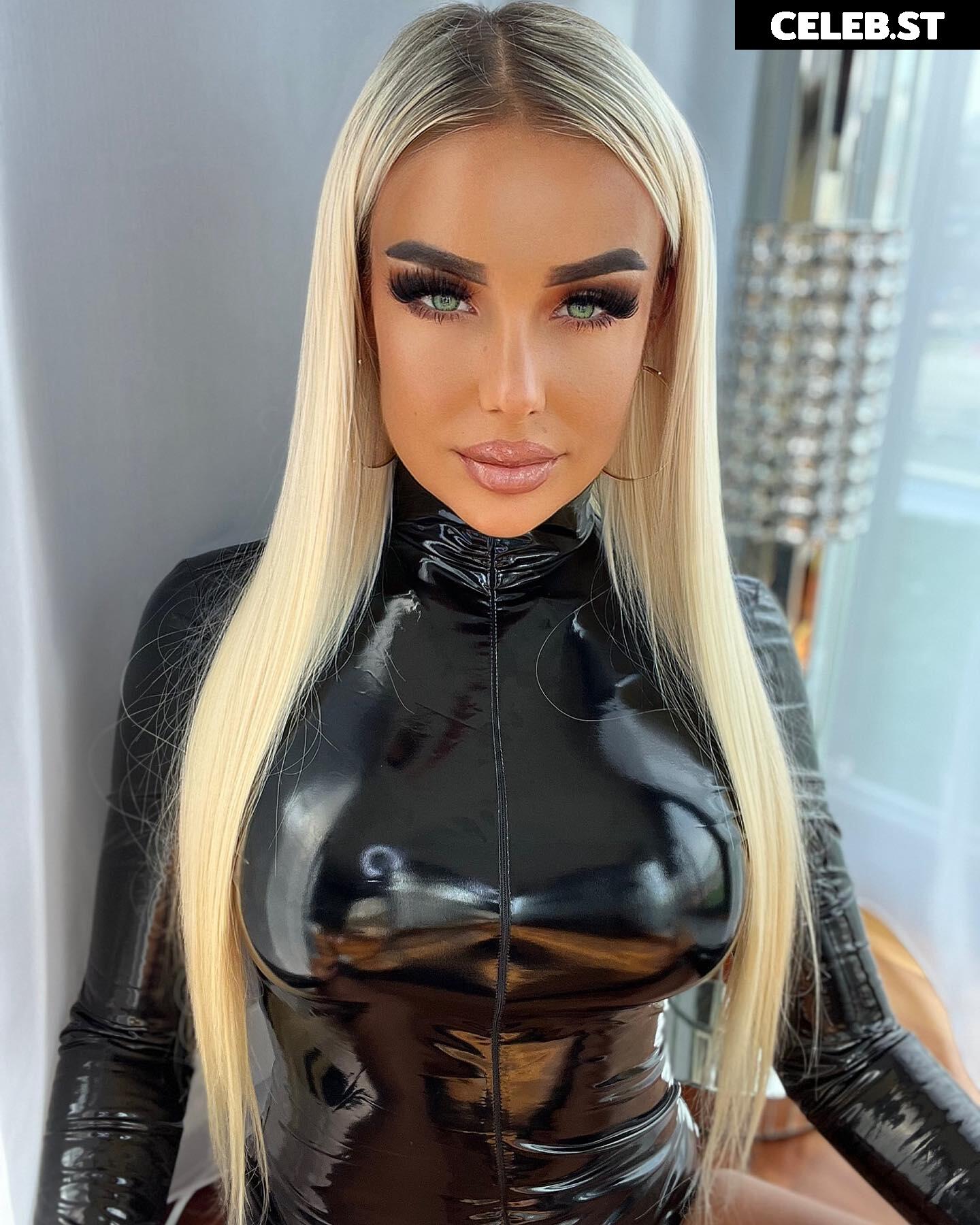 Lucy Sea Image 592809