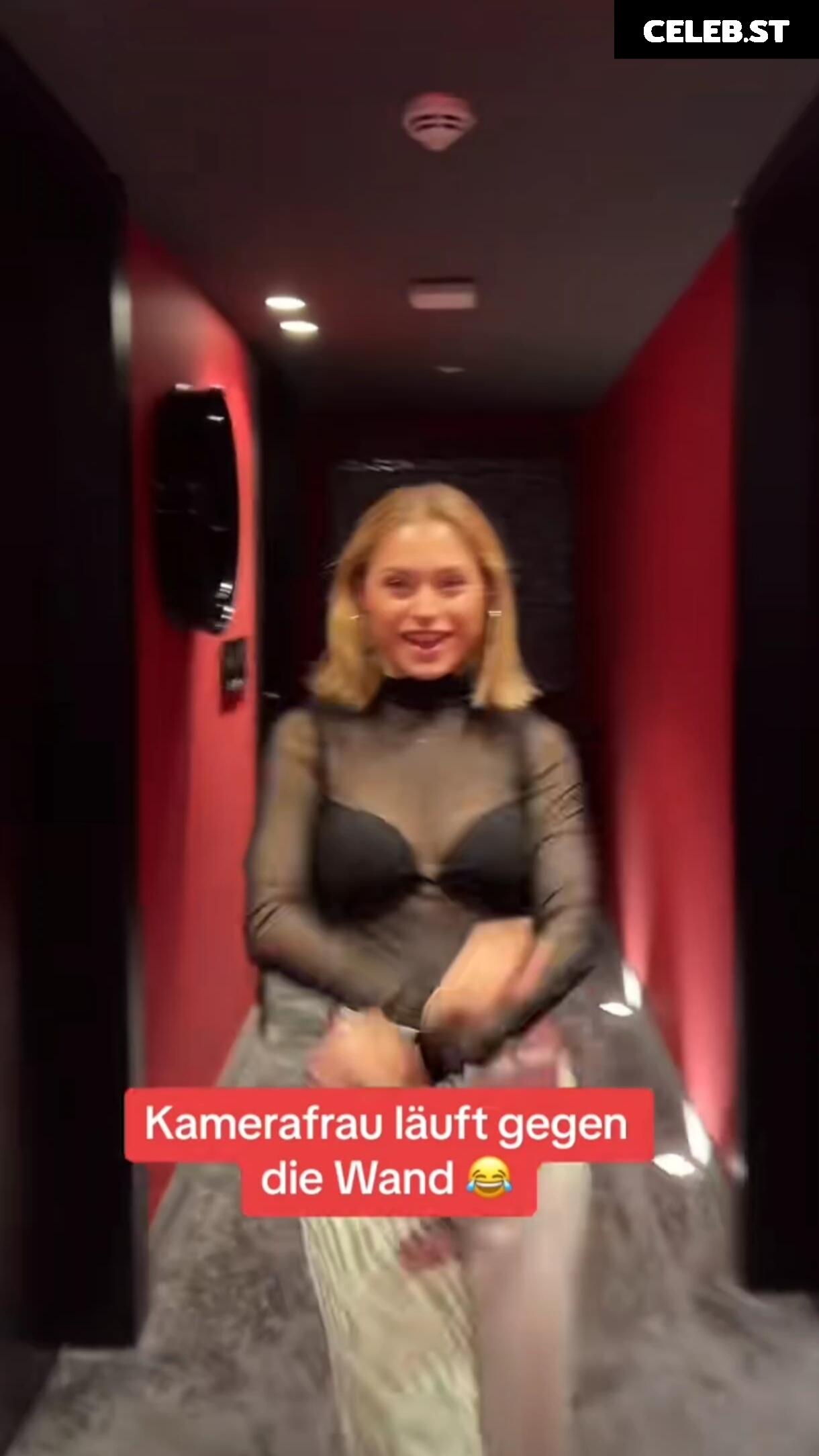 Alina Khani Image 590500