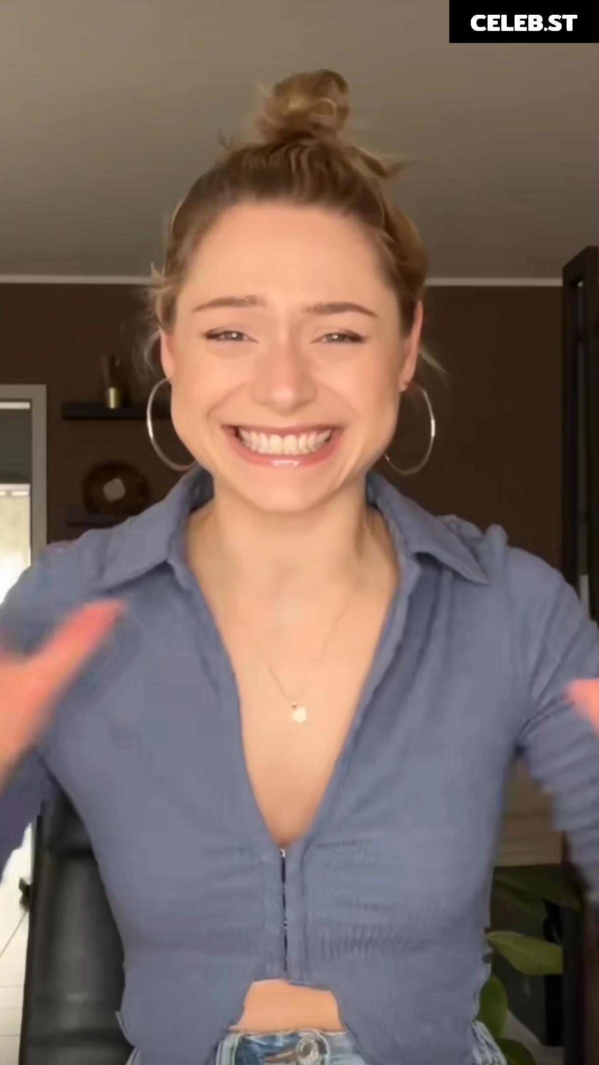 Alina Khani Image 590185