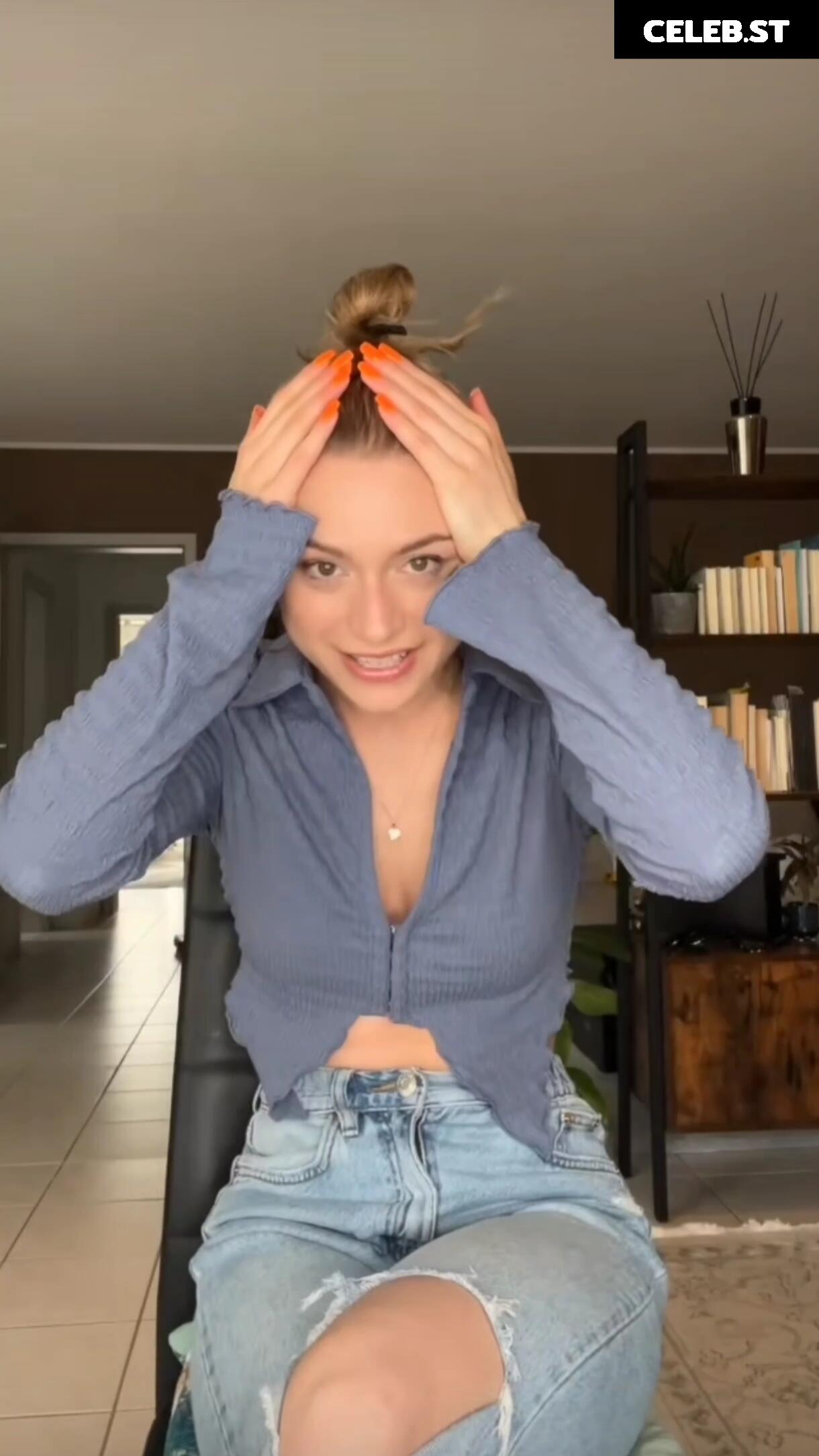 Alina Khani Image 590220