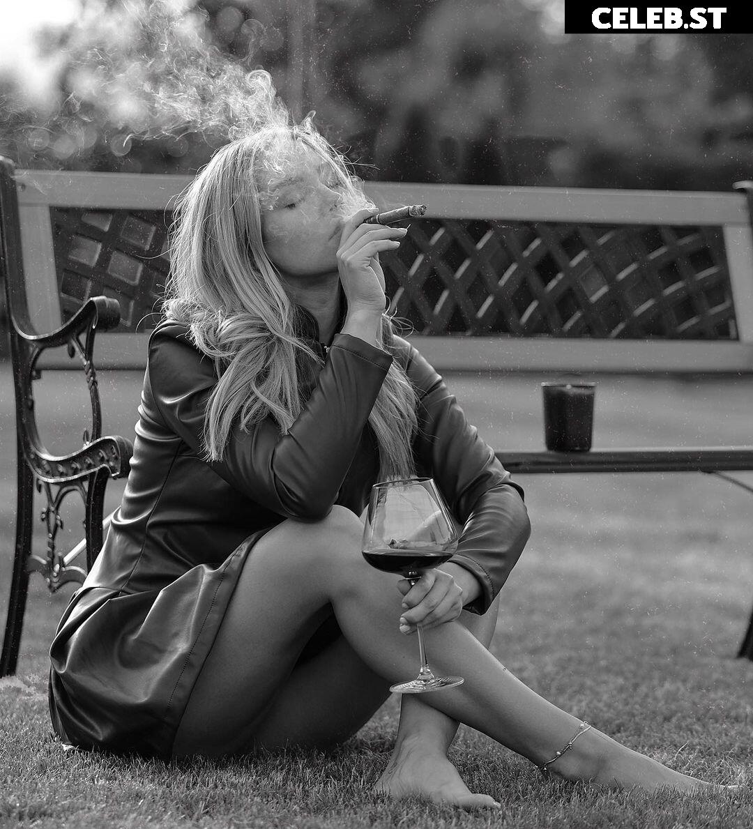 Stephanie Davis Image 549728