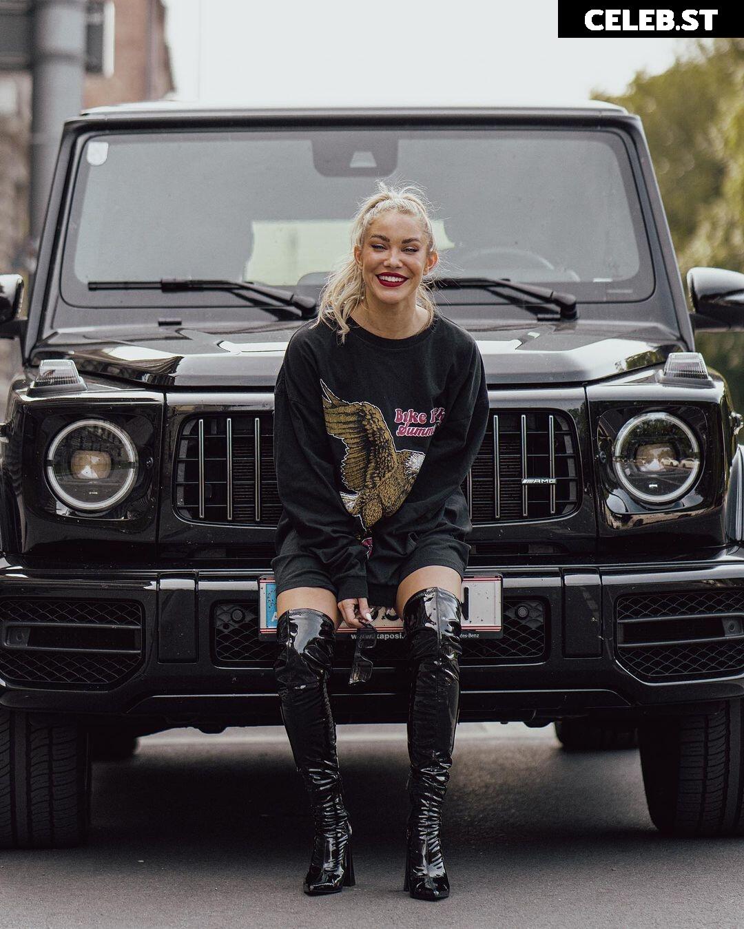 Stephanie Davis Image 549852