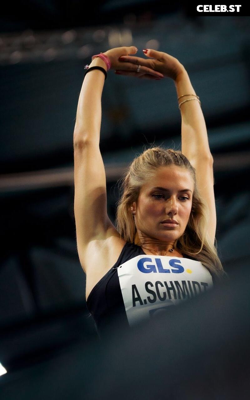 Alica Schmidt Image 549873