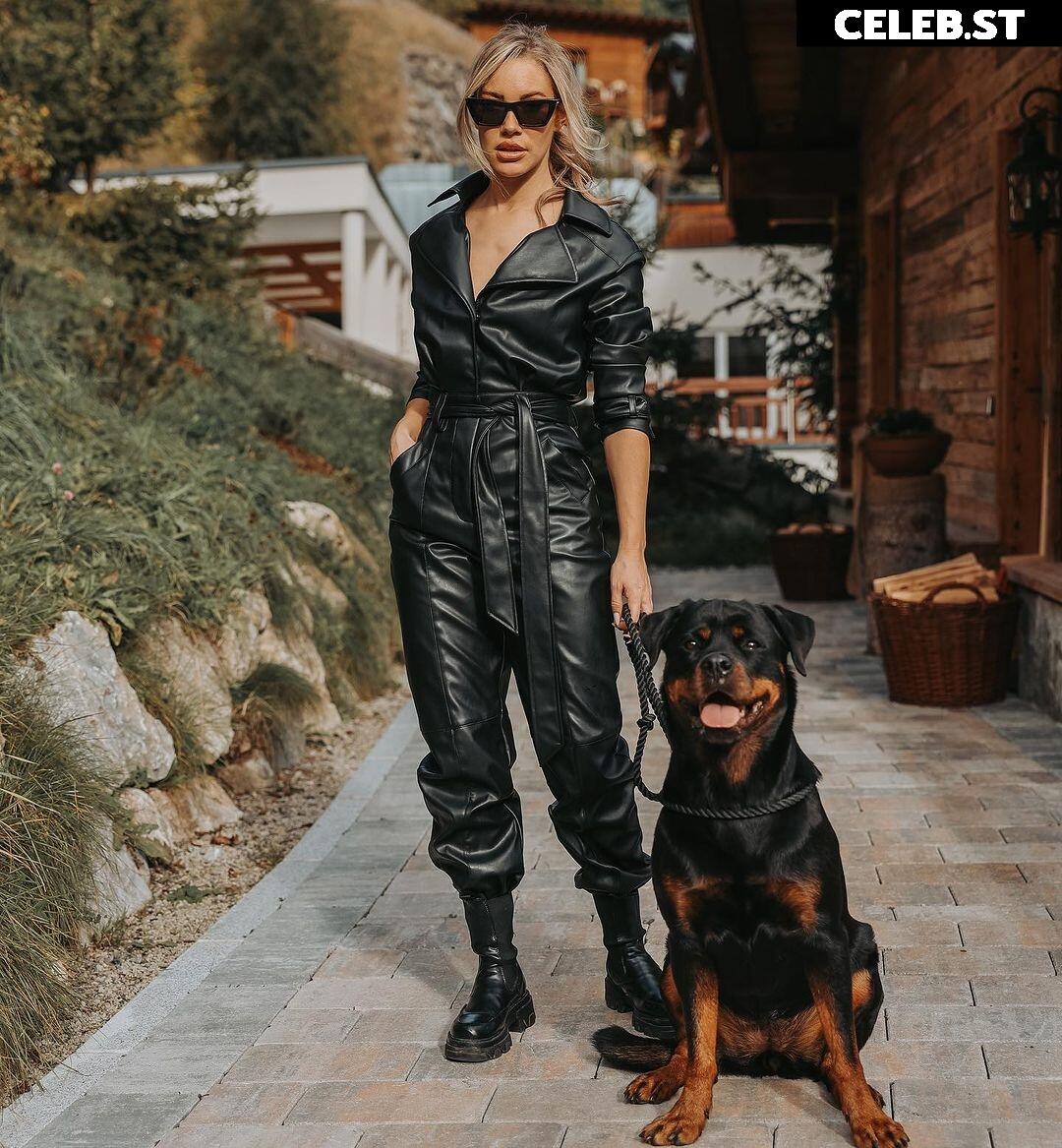 Stephanie Davis Image 549818