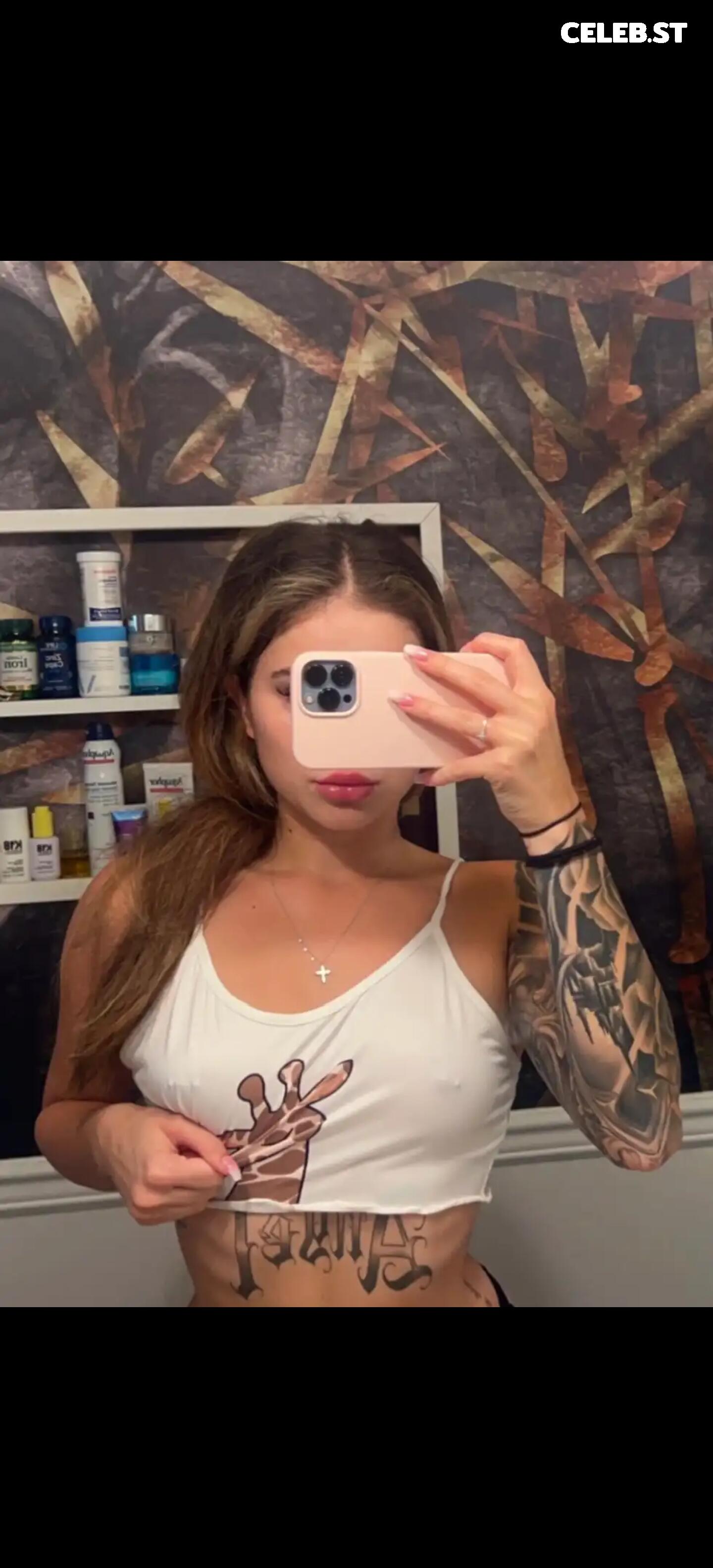 chalina.l Image 548593