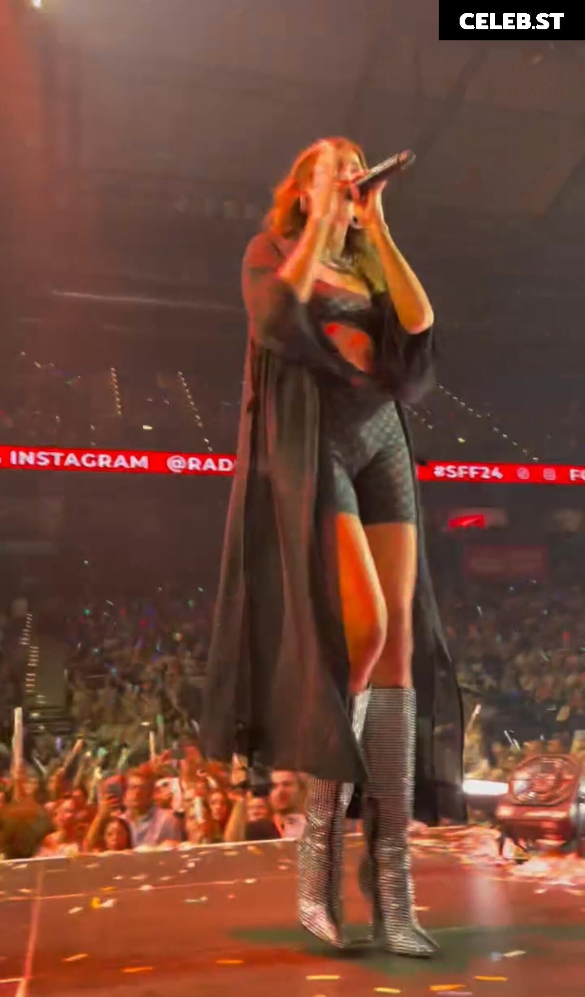 Leony Burger Image 5471576