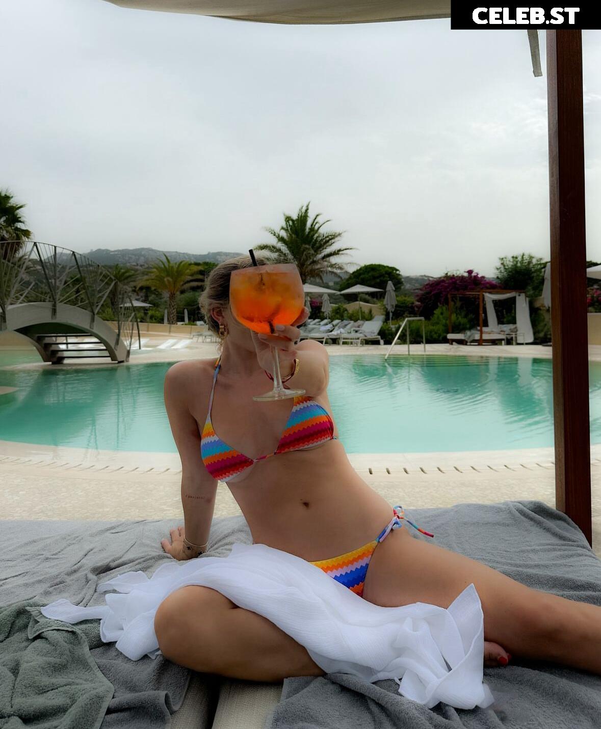 Mrs. Bella Image 546624