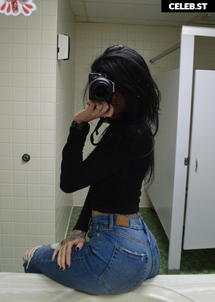 Elektra Kirby - elekboo elektrakirby |FanFix| Image 5467020