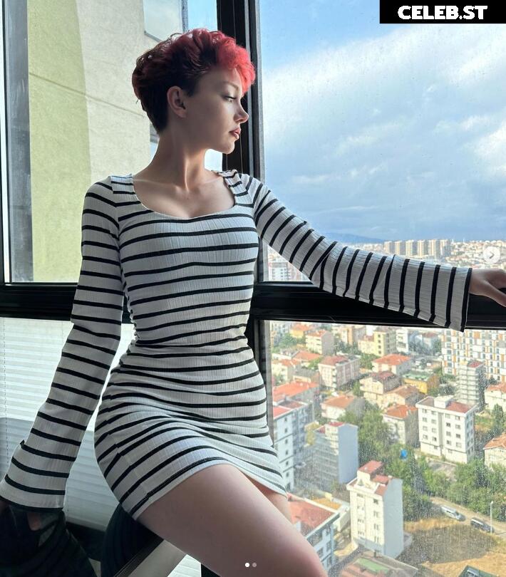 Merve Ceren Akcan / Mevepery Image 5463769