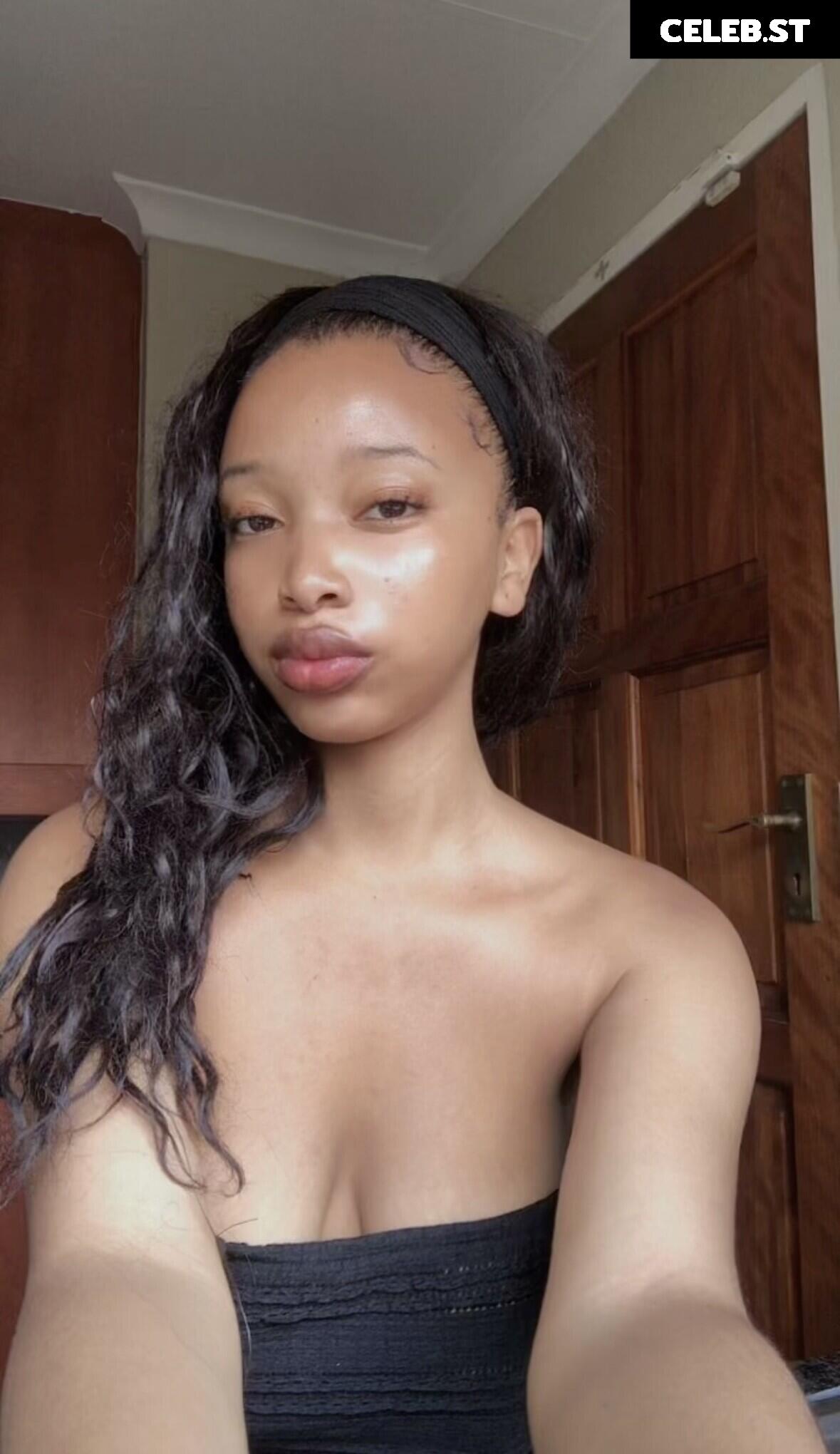 rubi 🇿🇦 / rubimya / ruxmilk / luxr.red Image 5443097