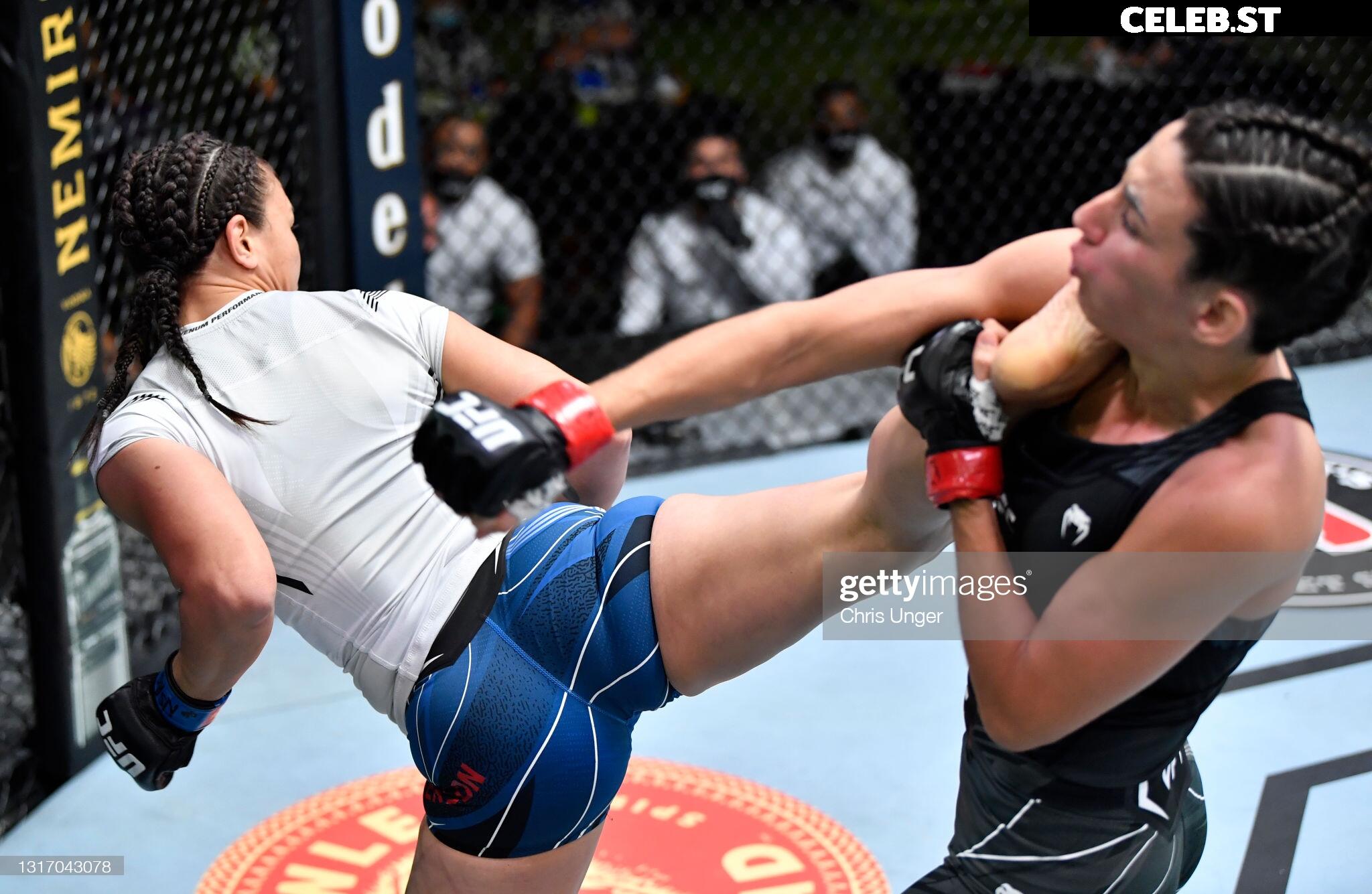 Michelle Waterson aka Karate Hottie Image 5437383