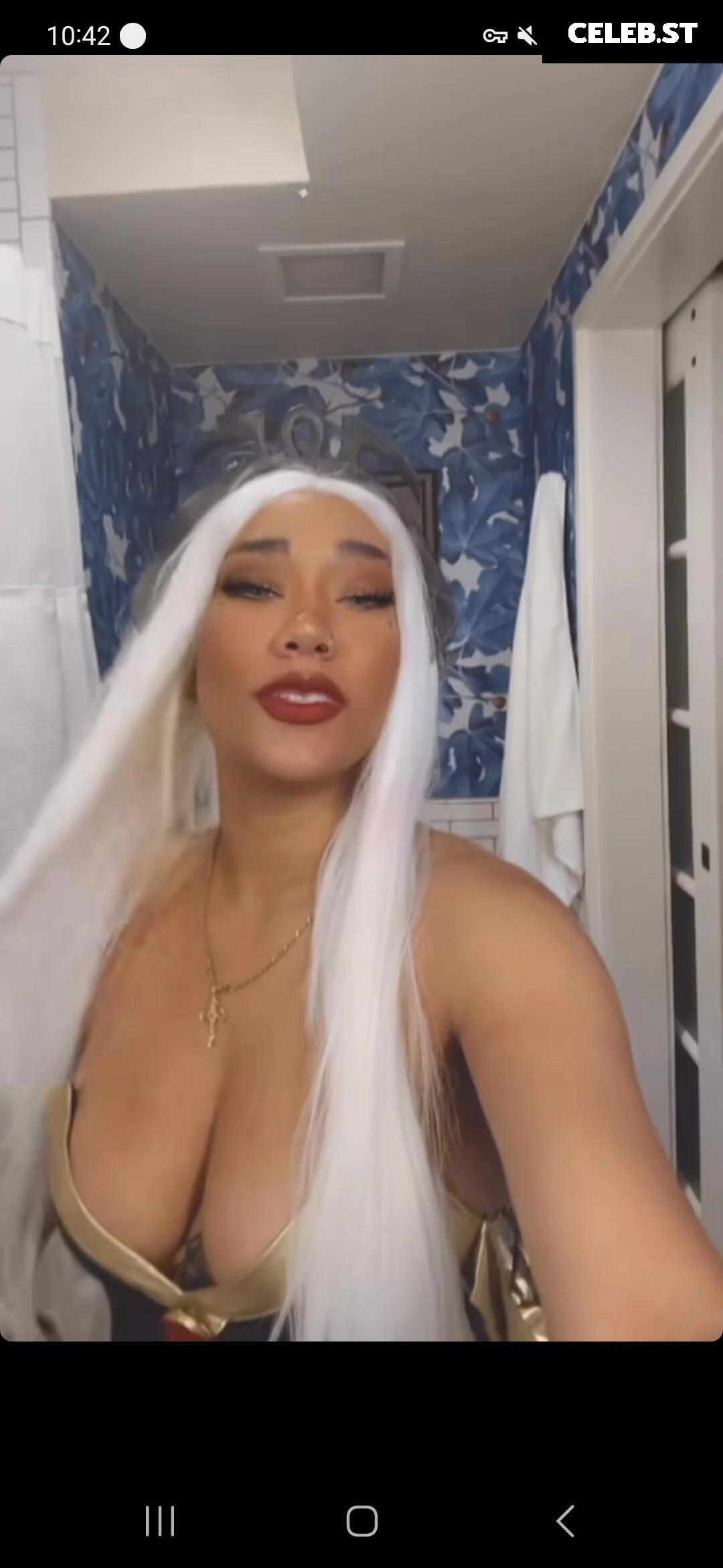 geeksandgrubs/coffee_andconcealer/Lou Beezy/Proud Mary/Chef Mary Lou Image 5438350