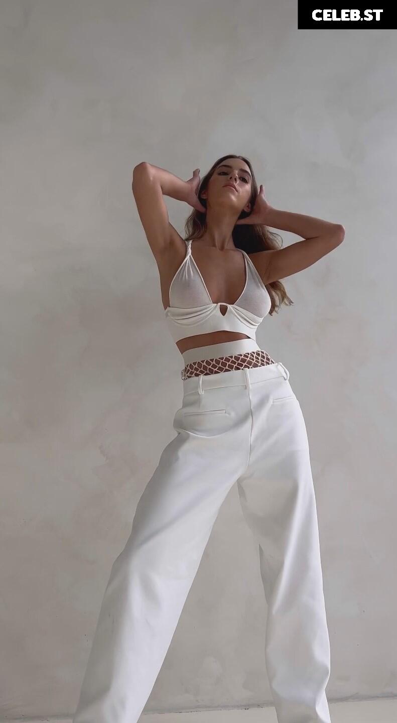 Emily Feld Image 540217