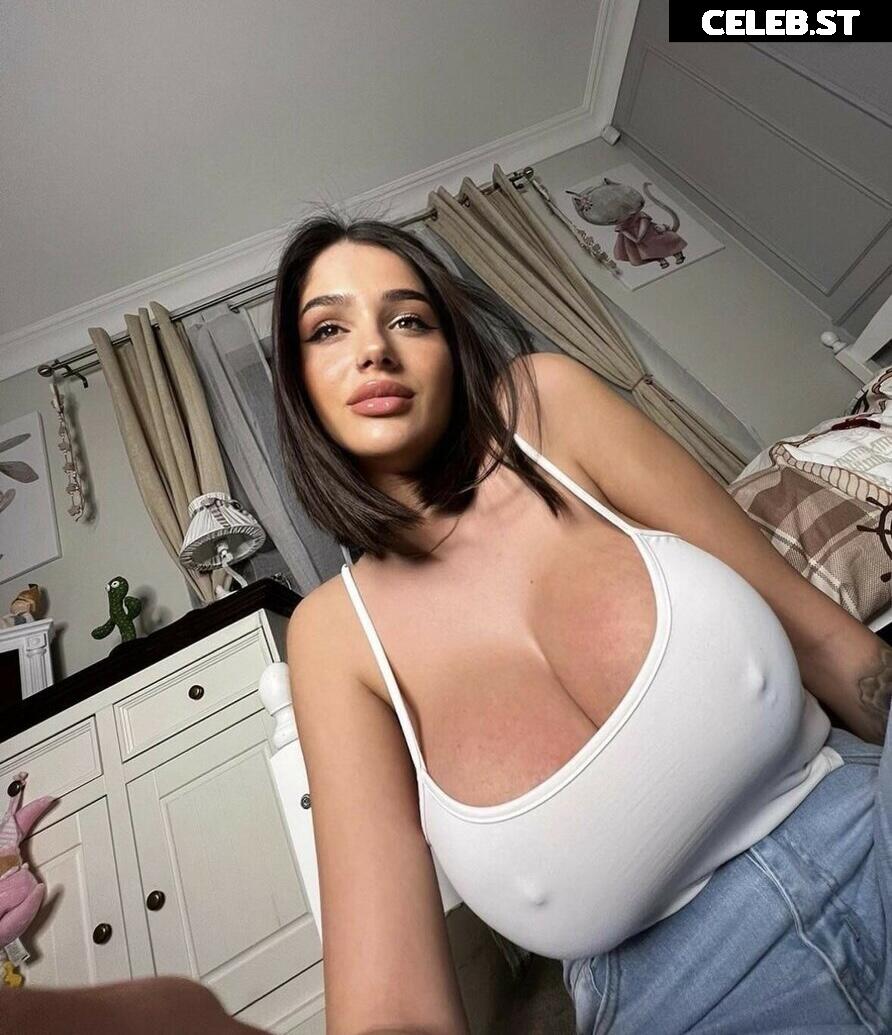 Julia Tica Image 559372