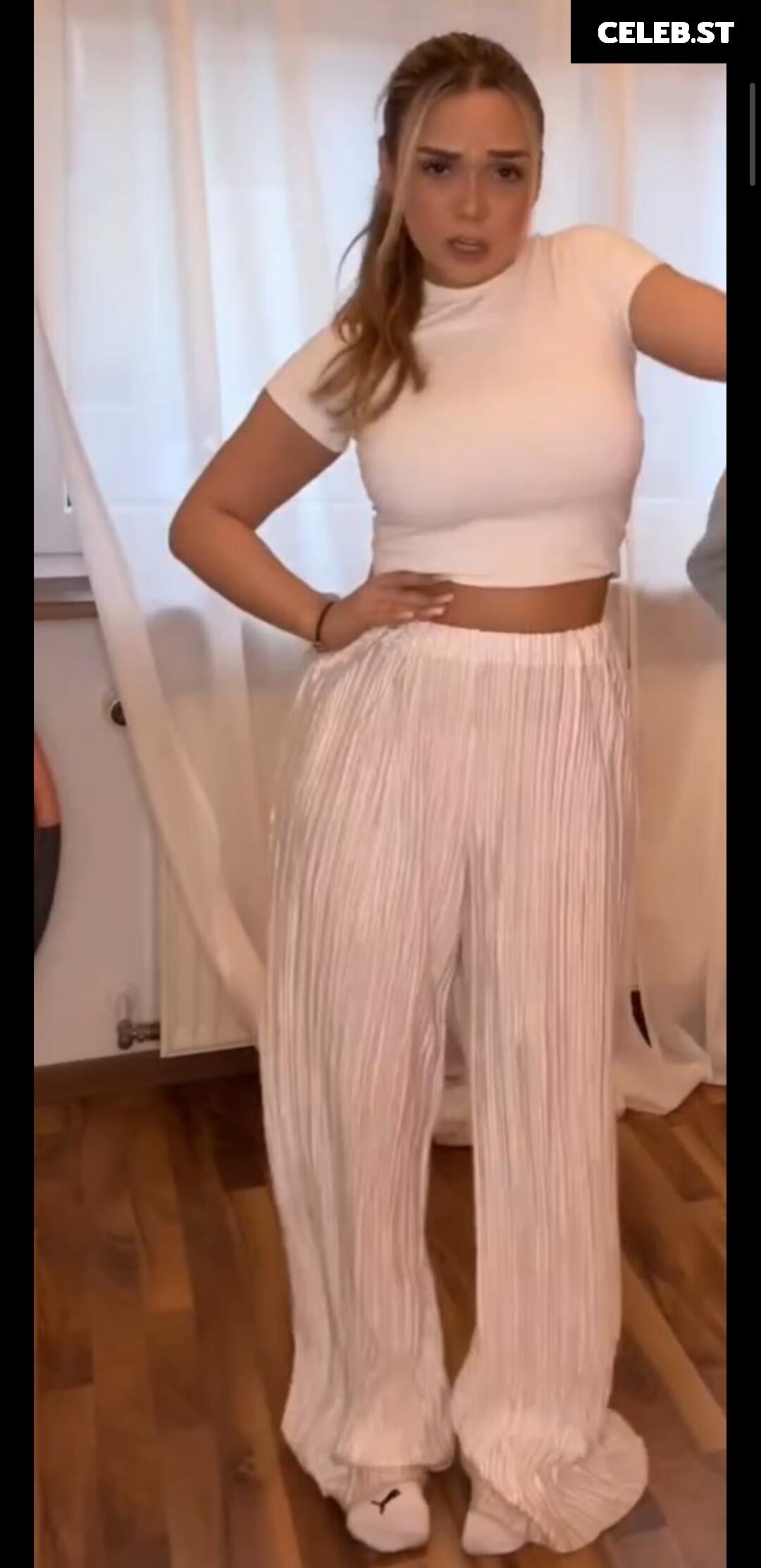 Julesboringlife Image 556609