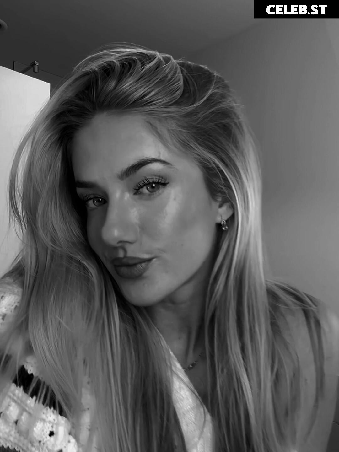 Alica Schmidt Image 556780