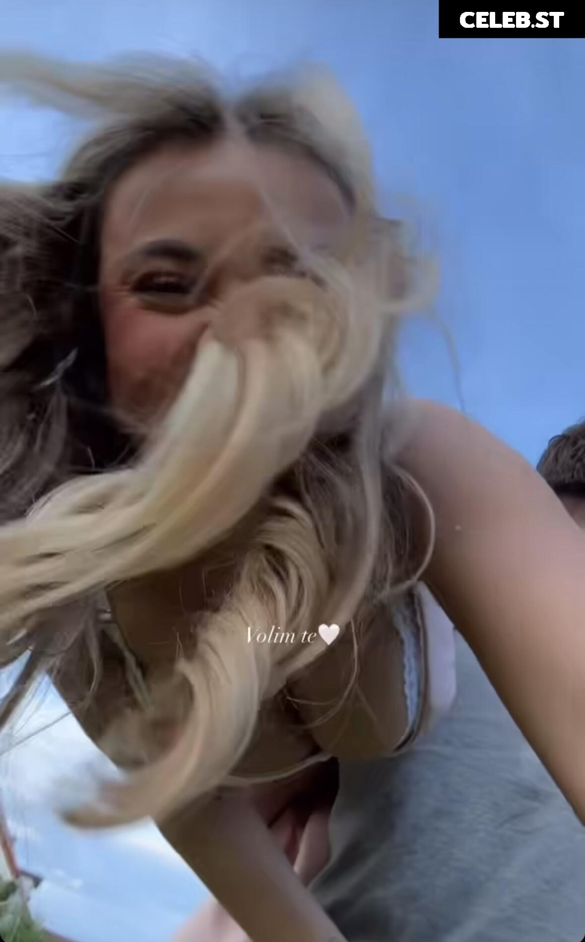 Julesboringlife Image 556885