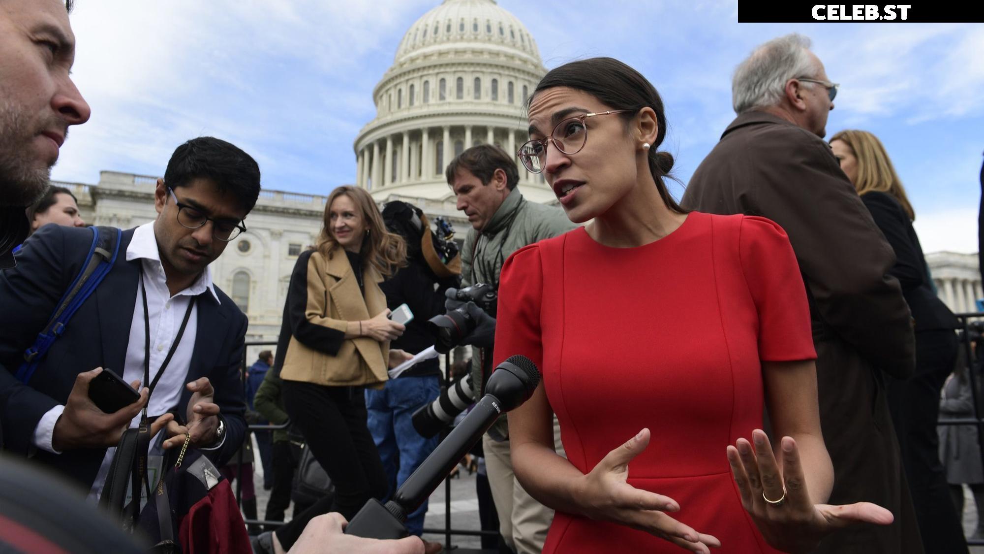 Alexandria Ocasio-Cortez / AOC Image 5524608