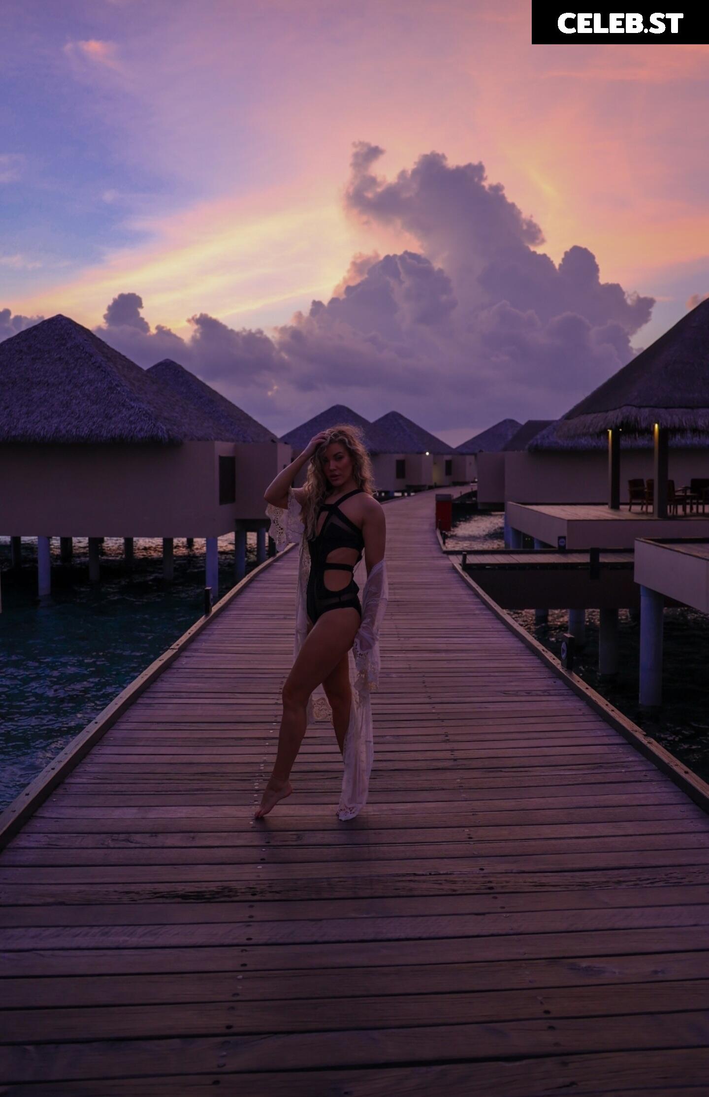 Stephanie Davis Image 552331