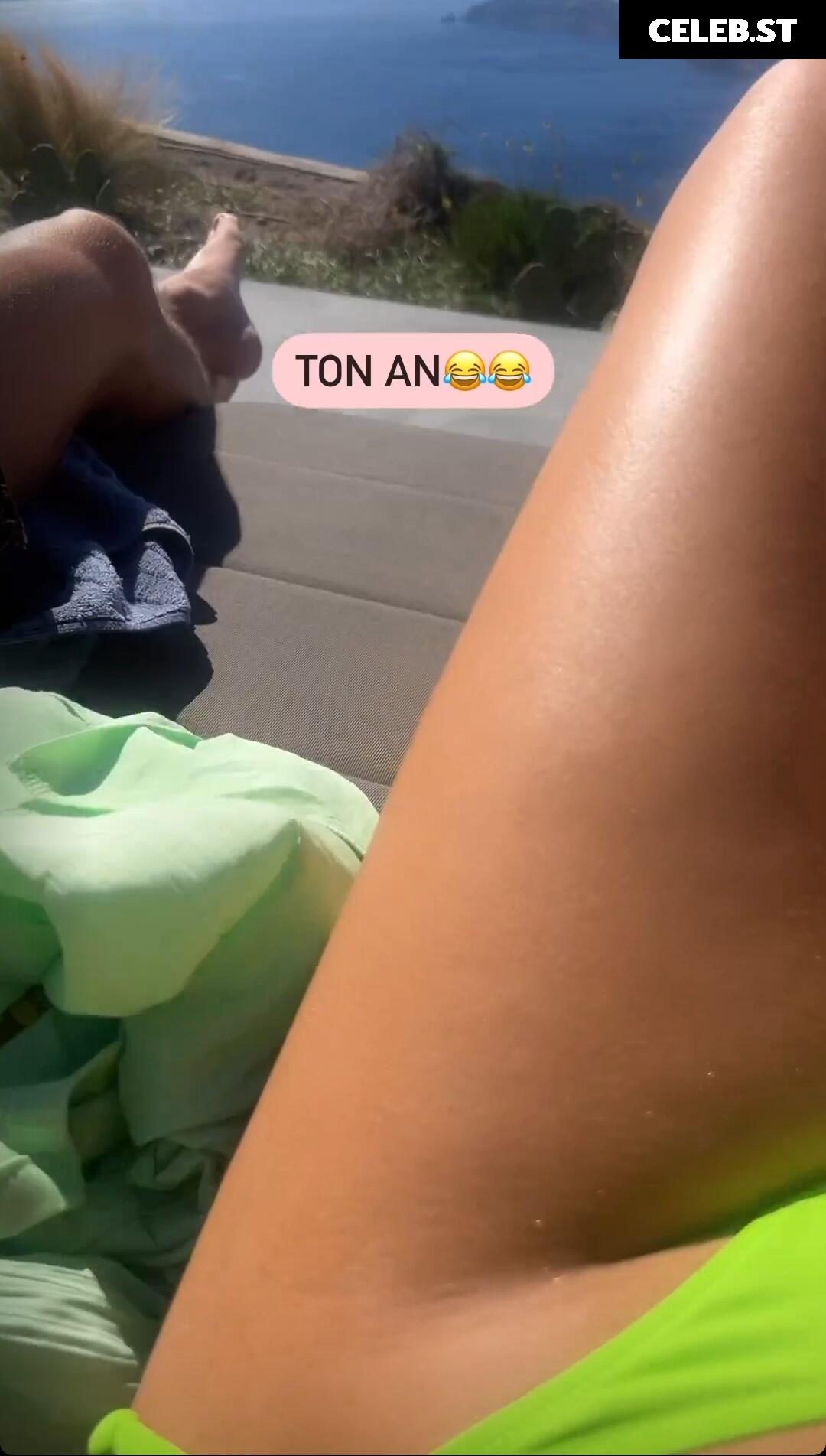 Julesboringlife Image 552060