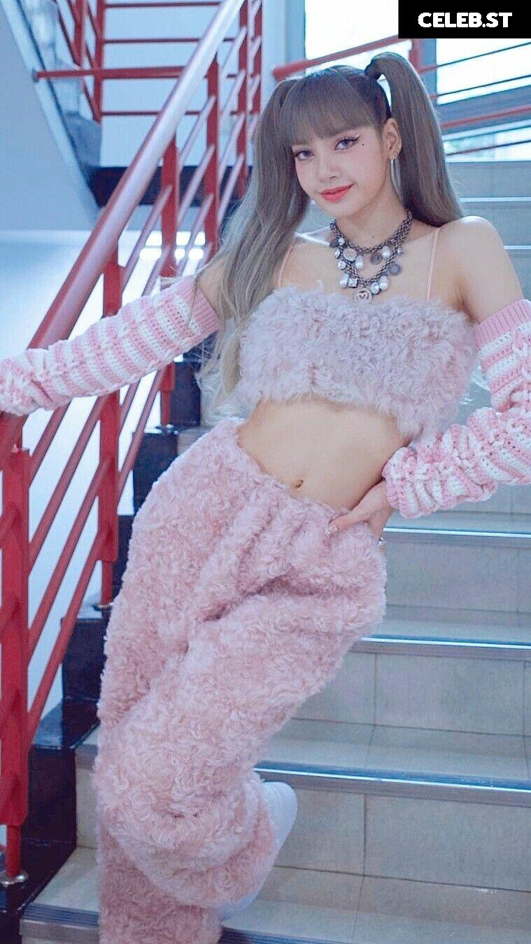 Lisa | BLΛƆKPIИK (Blackpink) Image 5505575