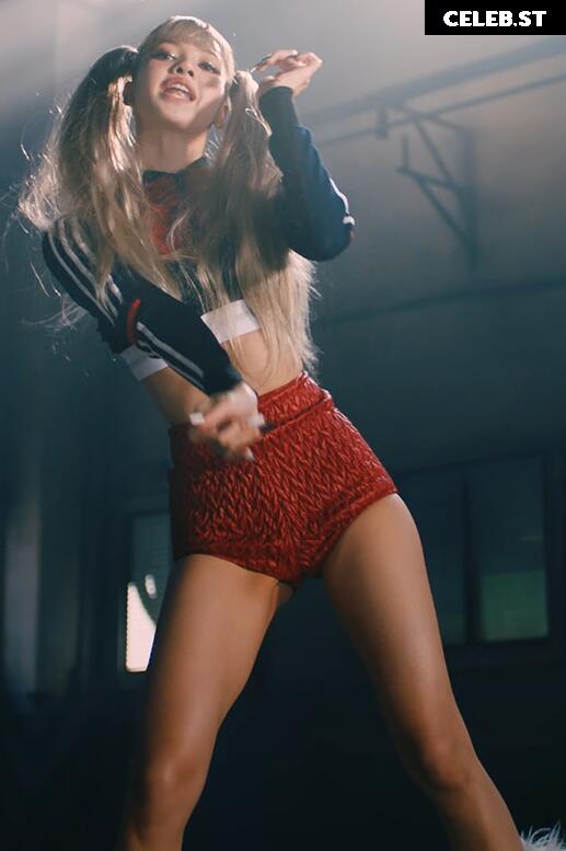 Lisa | BLΛƆKPIИK (Blackpink) Image 5505615