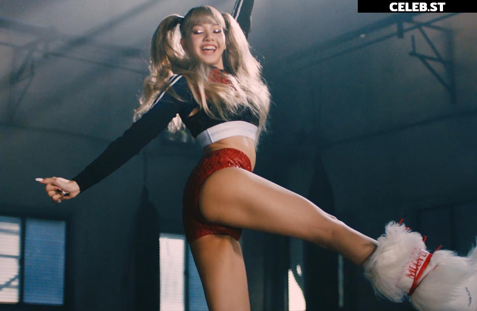 Lisa | BLΛƆKPIИK (Blackpink) Image 5505131