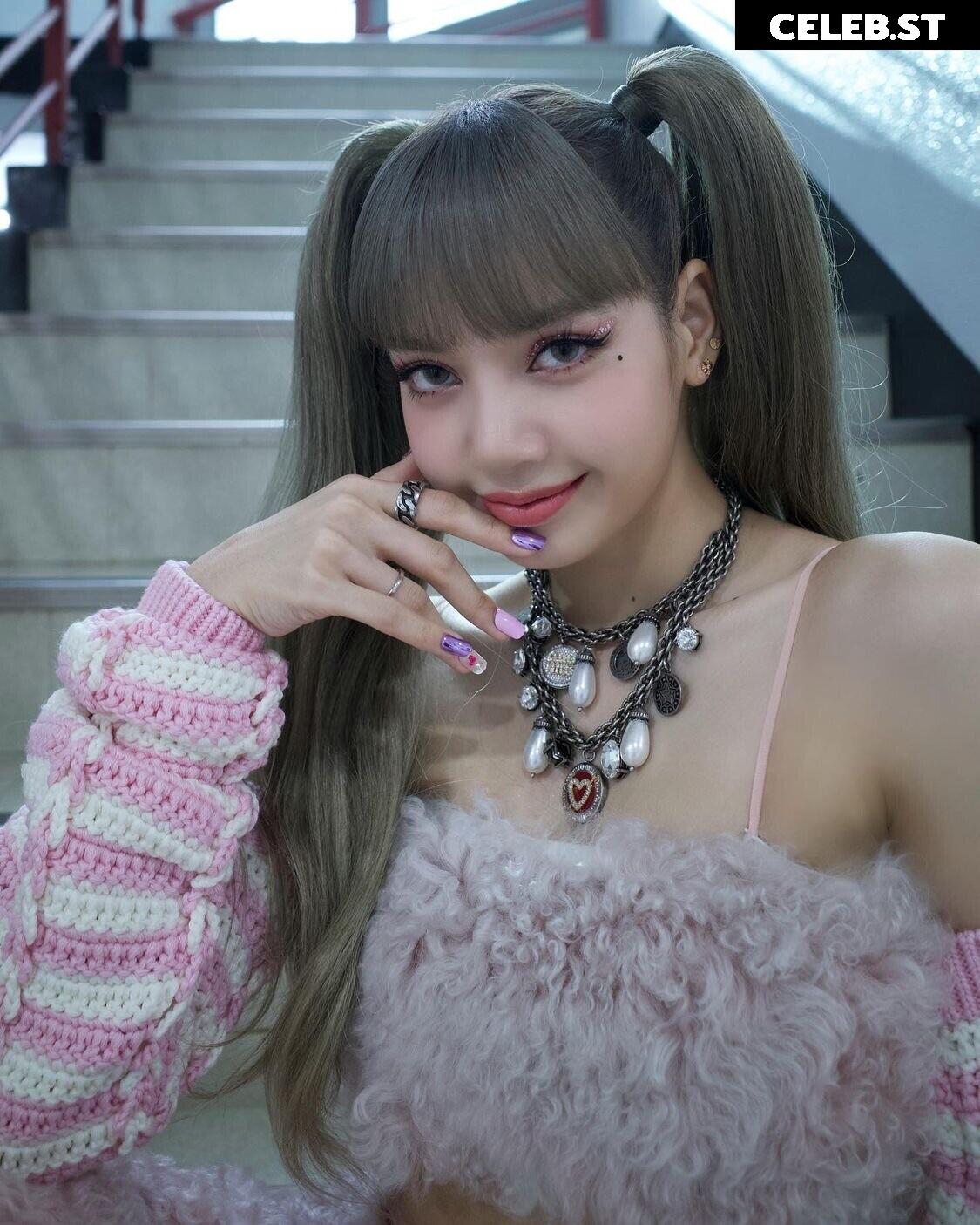 Lisa | BLΛƆKPIИK (Blackpink) Image 5505309