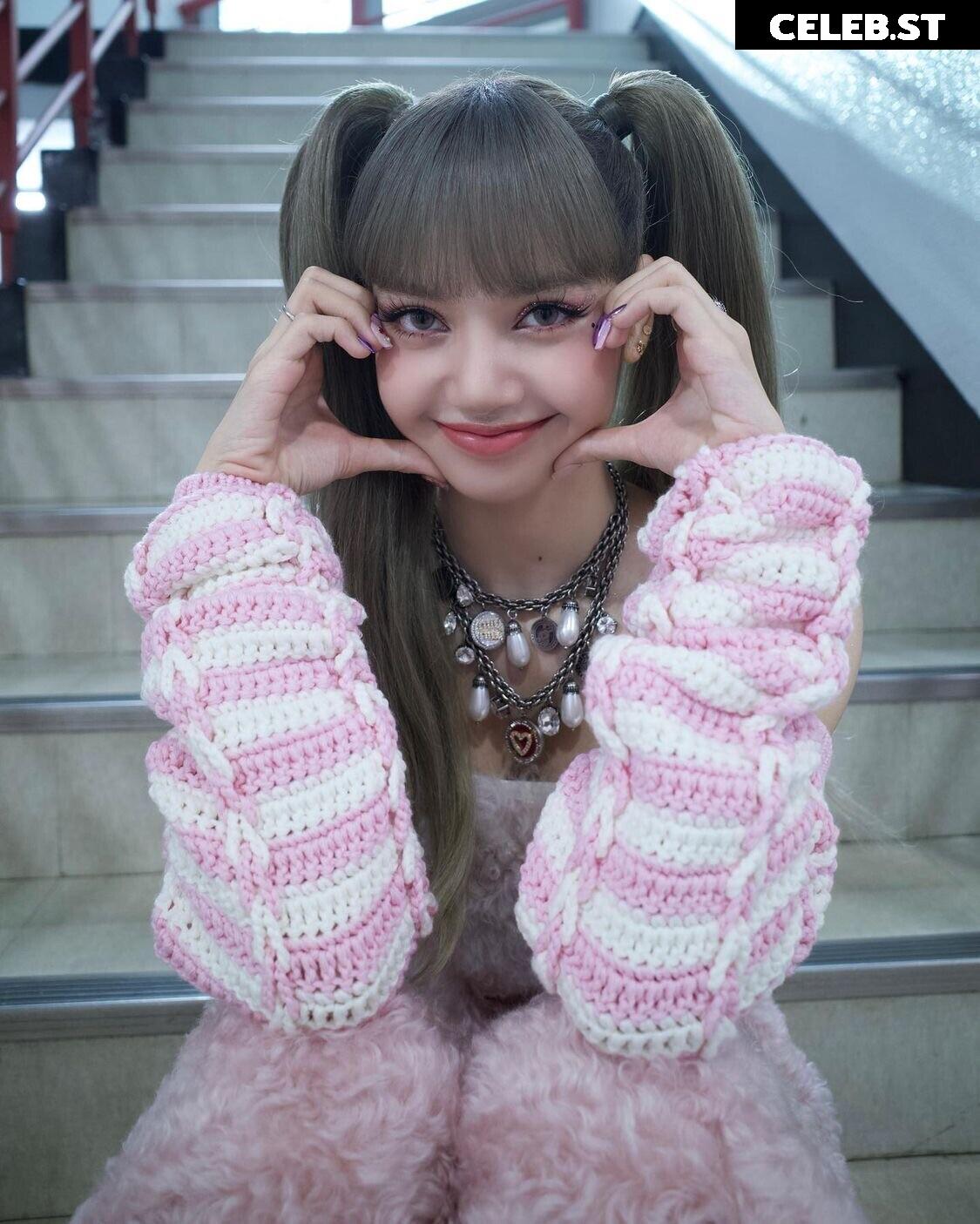Lisa | BLΛƆKPIИK (Blackpink) Image 5505306
