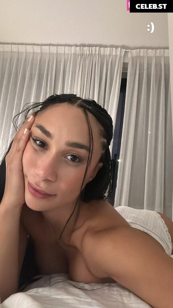 Eva Gutowski Image 569594