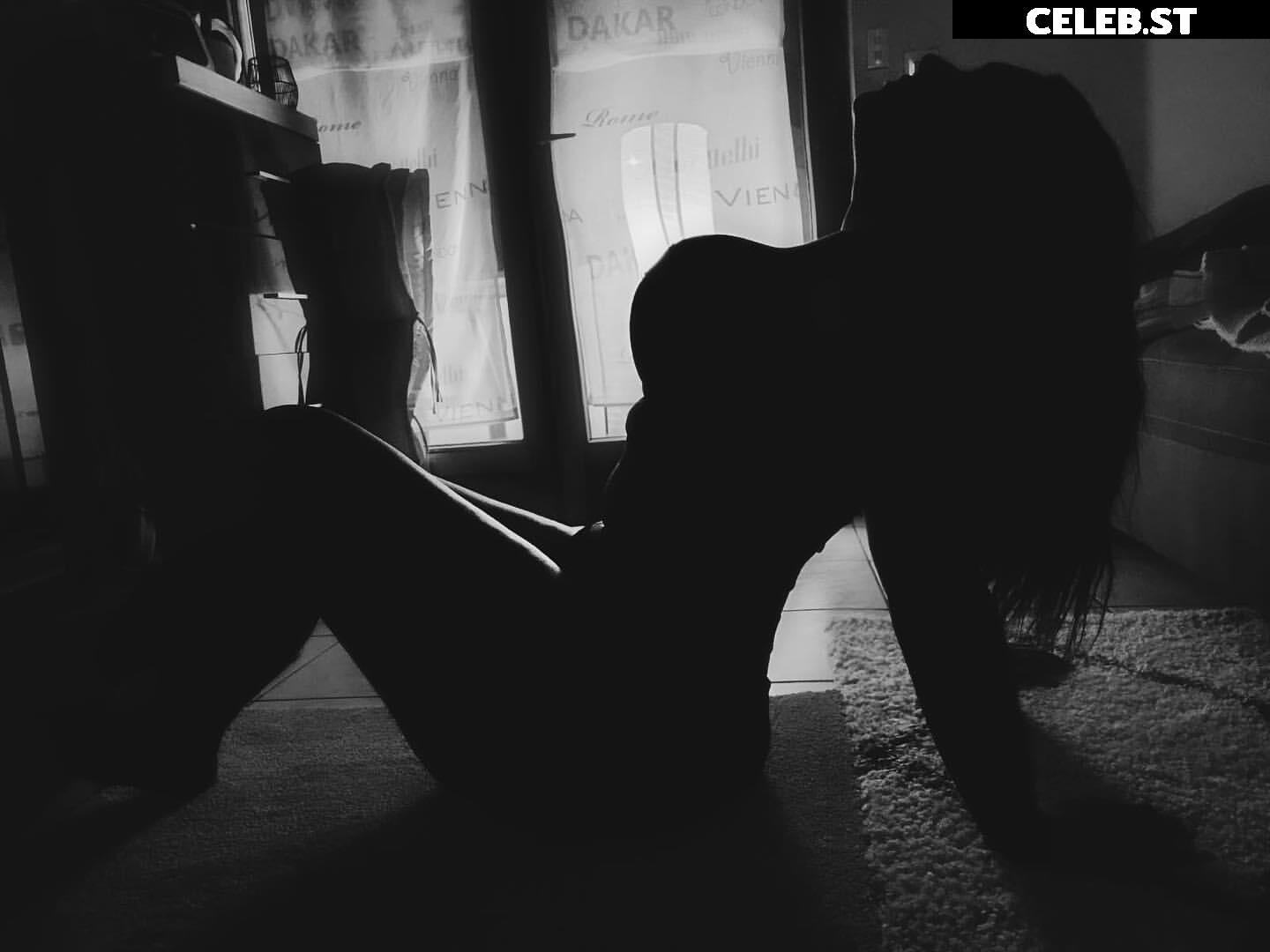 Lara.Marie.v__ Image 568409