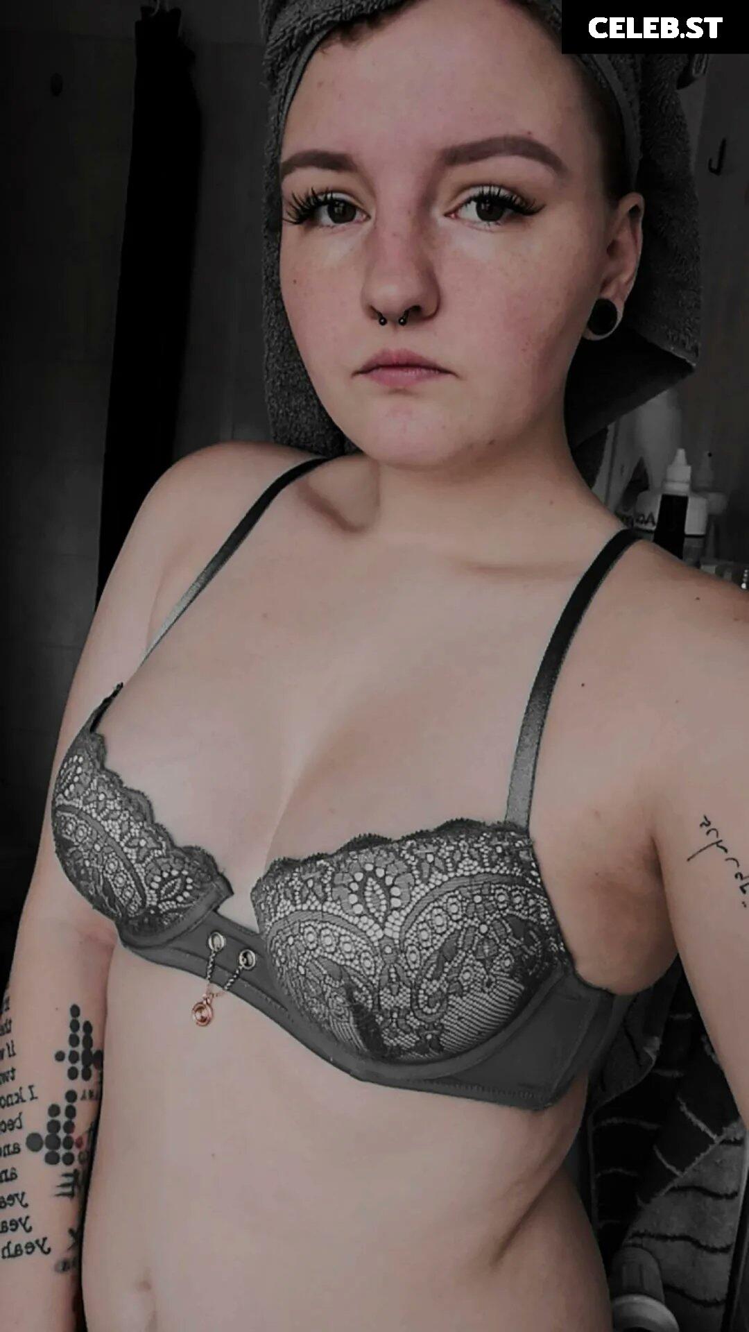 mopsiie Image 565544